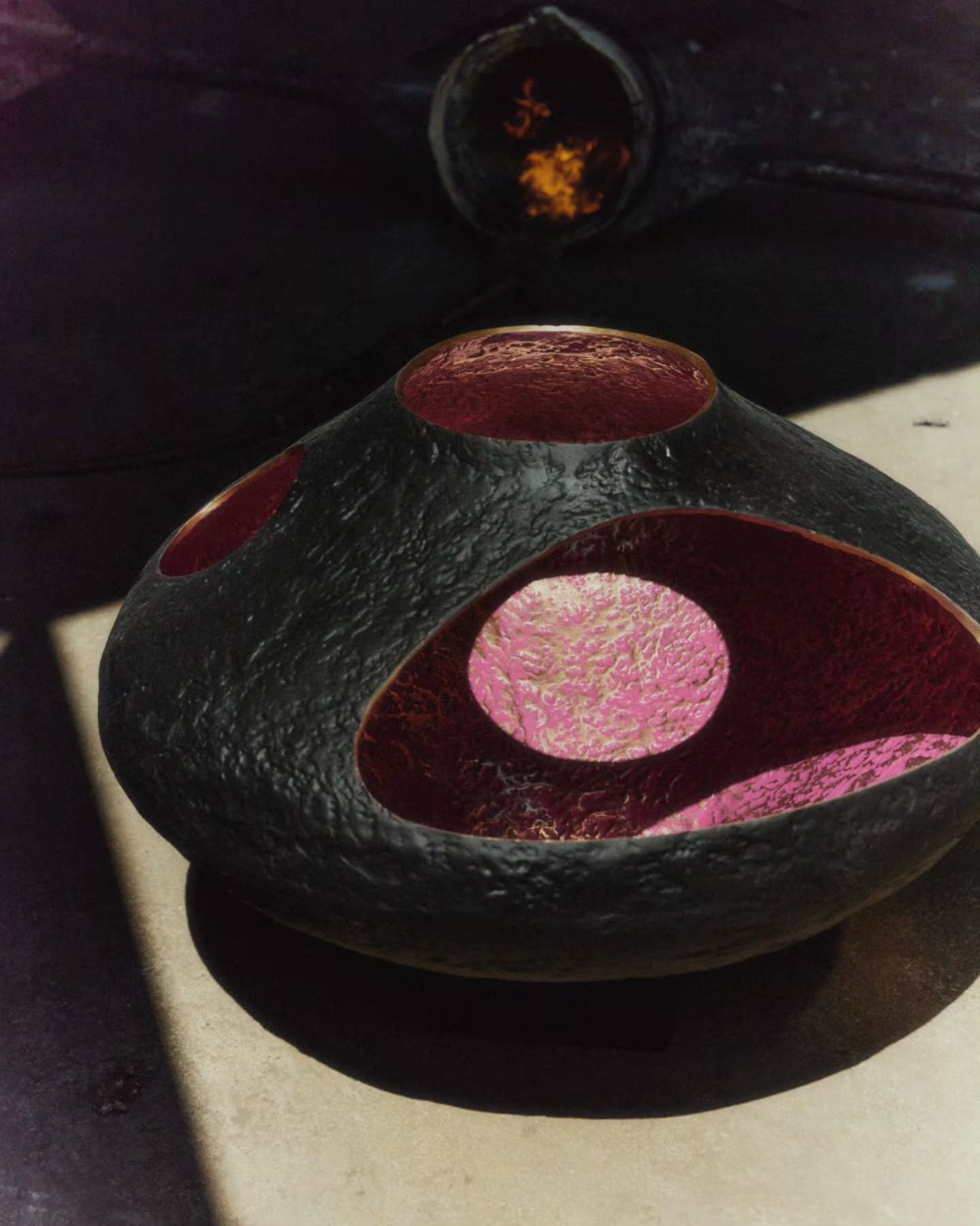 KRIS VAN ASSCHE - NECTAR VESSELS BRONZE

&Agrave; l&rsquo;occasion du Salone del Mobile, @laffanourgaleriedowntown pr&eacute;sente pour la premi&egrave;re fois &agrave; Milan &ldquo;Nectar Vessels Bronzes&rdquo;, une s&eacute;rie de vases sculpturaux