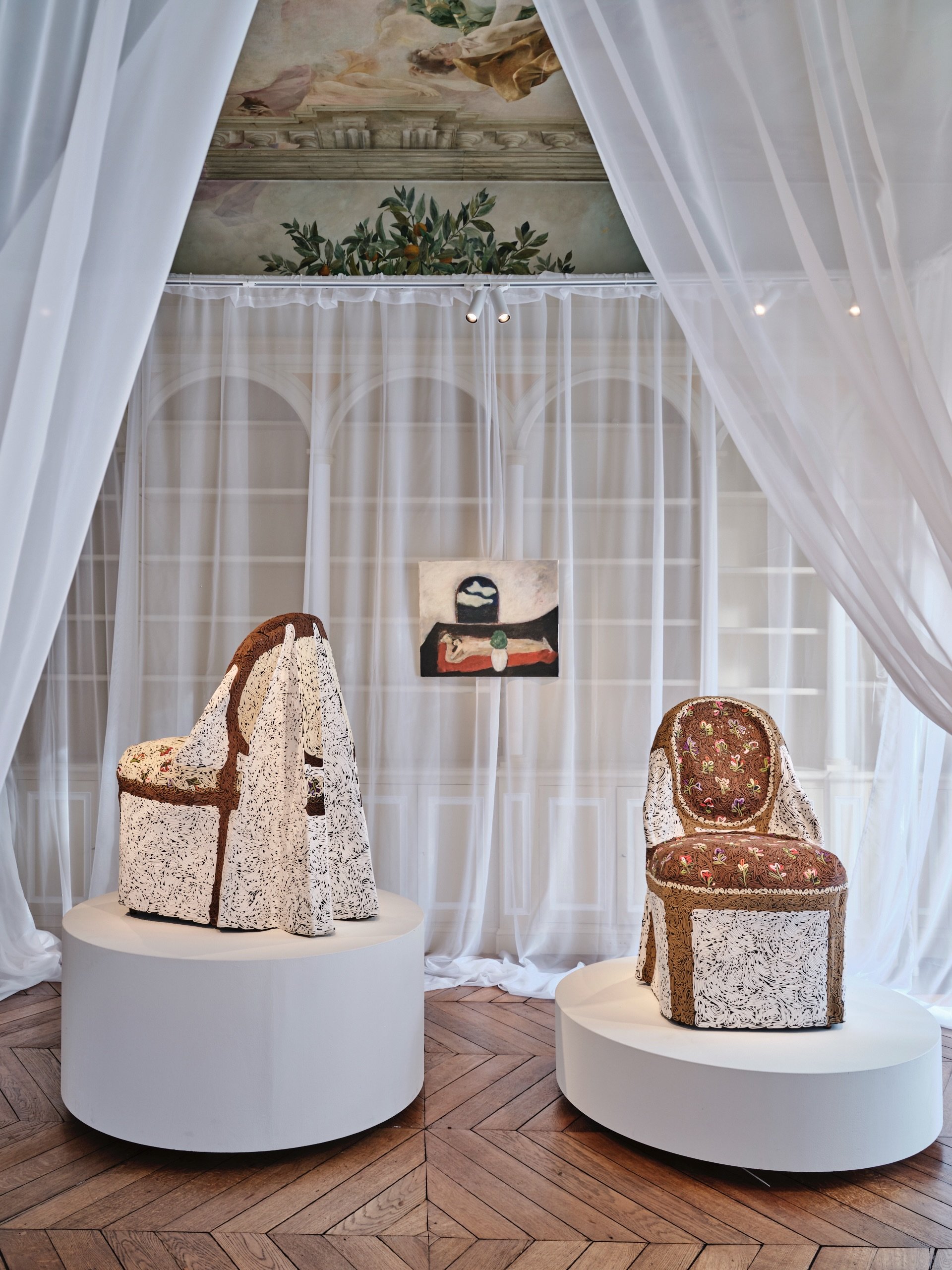 GHOSTS : WENDY ANDREU &amp; AIS CHEZ DOWNTOWN+ 🪑🖼️

&Agrave; l&rsquo;occasion de @designmiami.Paris et d&rsquo; @artbasel Paris, @downtown.plus investit le 11 rue Las Cases avec GHOSTS, une exposition r&eacute;unissant les cr&eacute;ations de @wend