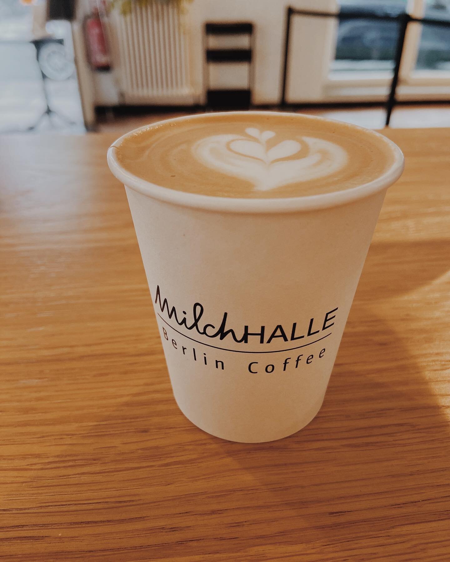 Have a great start into the week! 

Your team Milchhalle. 

#berlin #berlincoffee #specialtycoffee #coffeecomunity #togo #cappuccino #latteart #organicmilk #brodowin