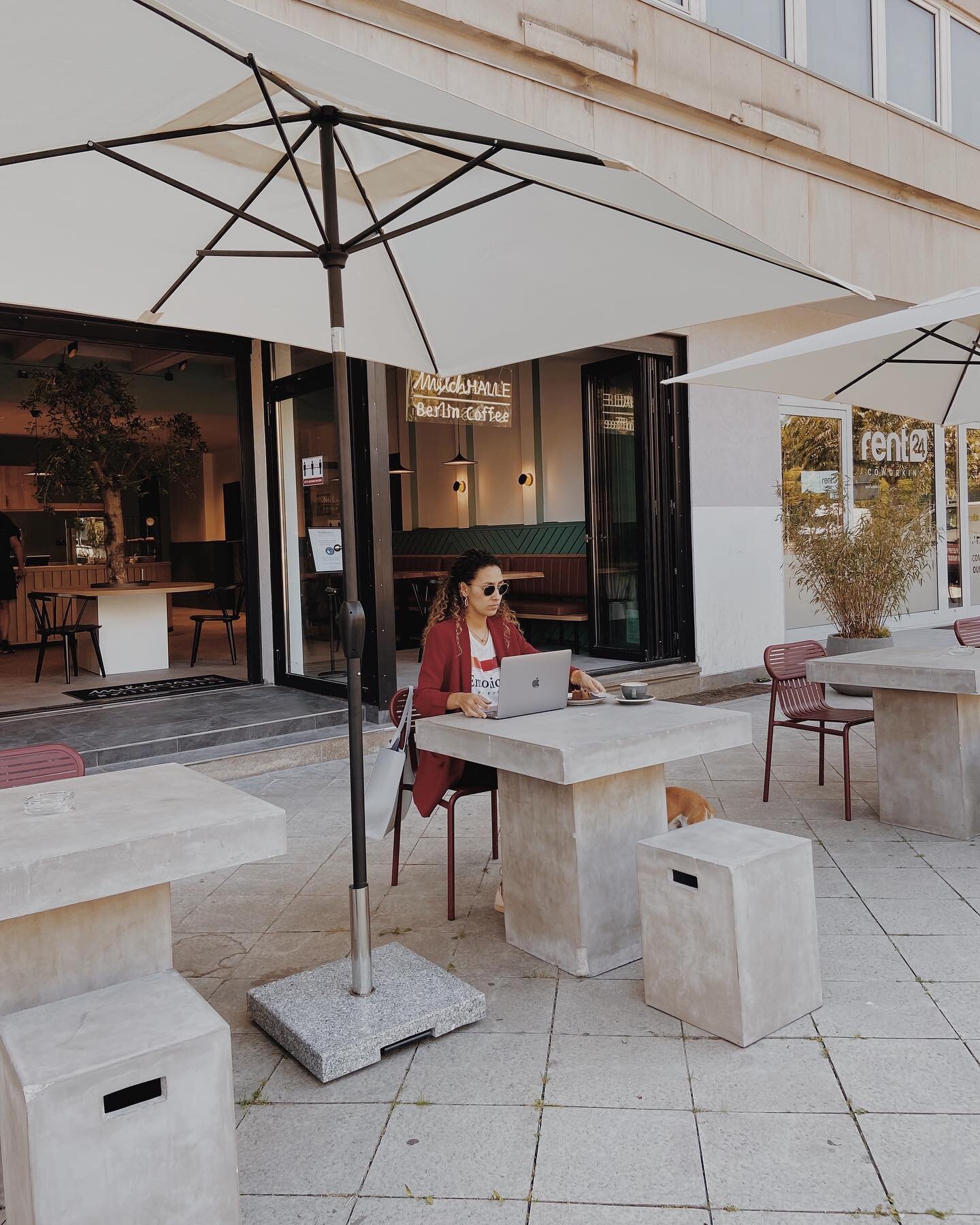We are officially open at Karl-Liebknechtstr 34! 

For now only from 9am - 16pm Monday to Friday. 

Everyone is welcome to seat outside without test to work or just to enjoy the sun ☀️ 

If you wish to seat inside please show a negative test result o