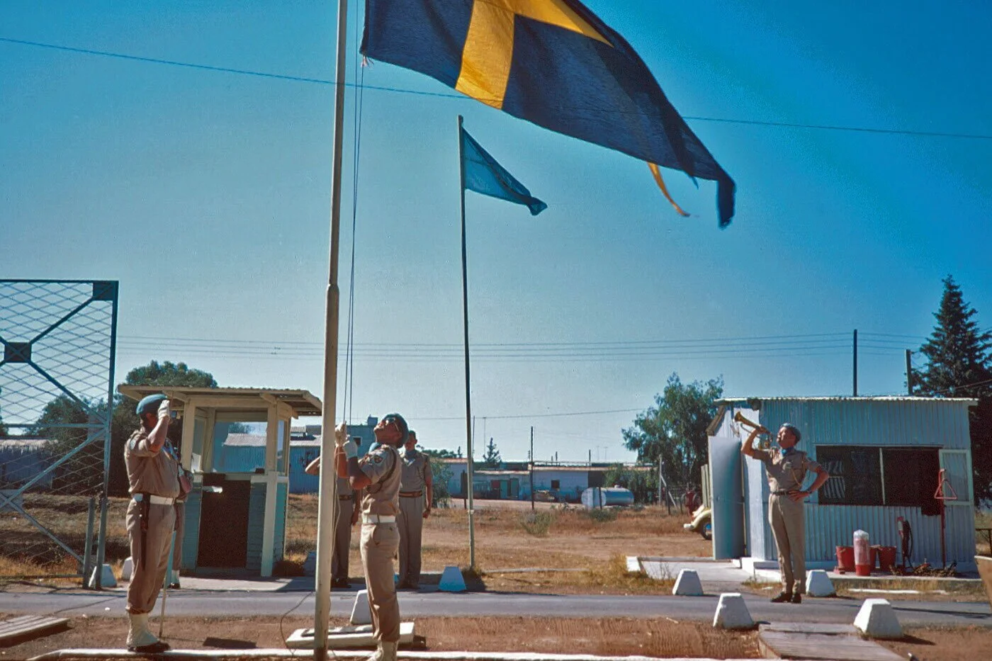 Vakten+vid+CarlGustav+Camp,+Famagusta,+sommaren+1973.jpg