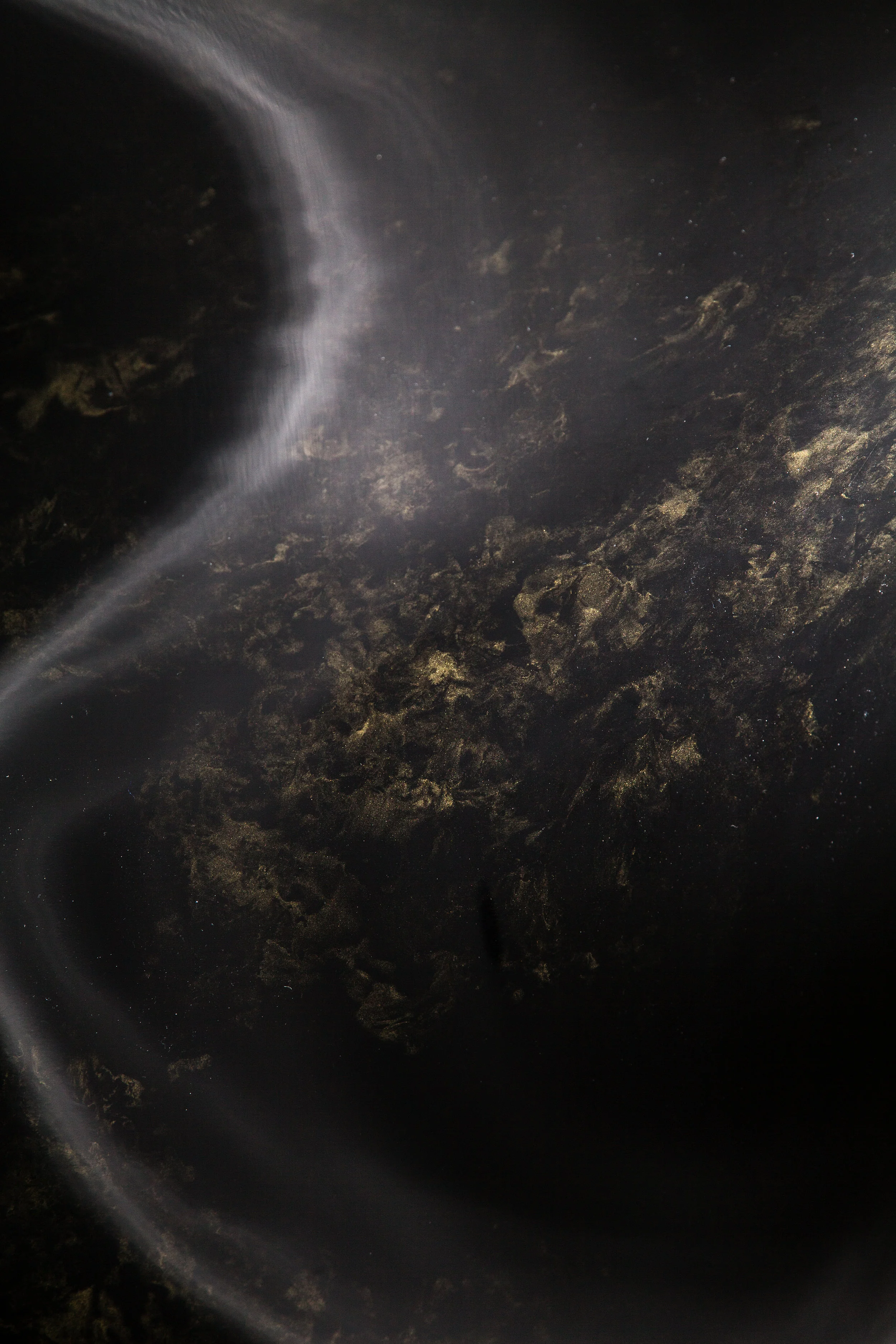 bu_01135_twist_black_06.jpg