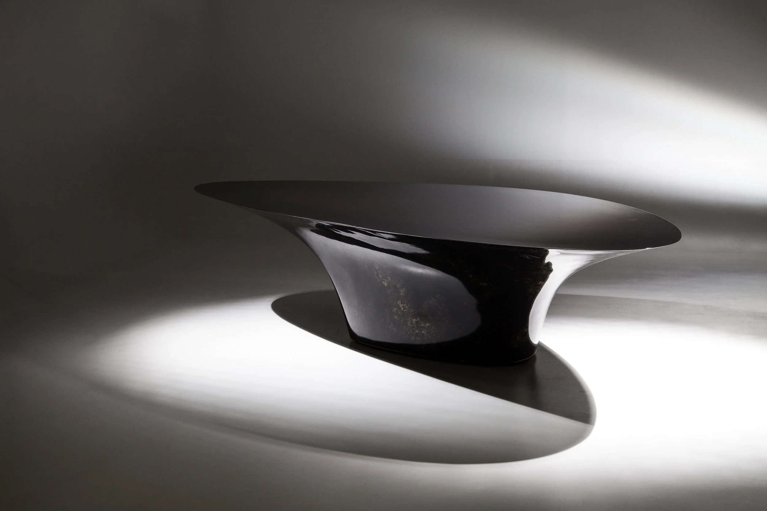 bu_01135_twist_black_01.jpg