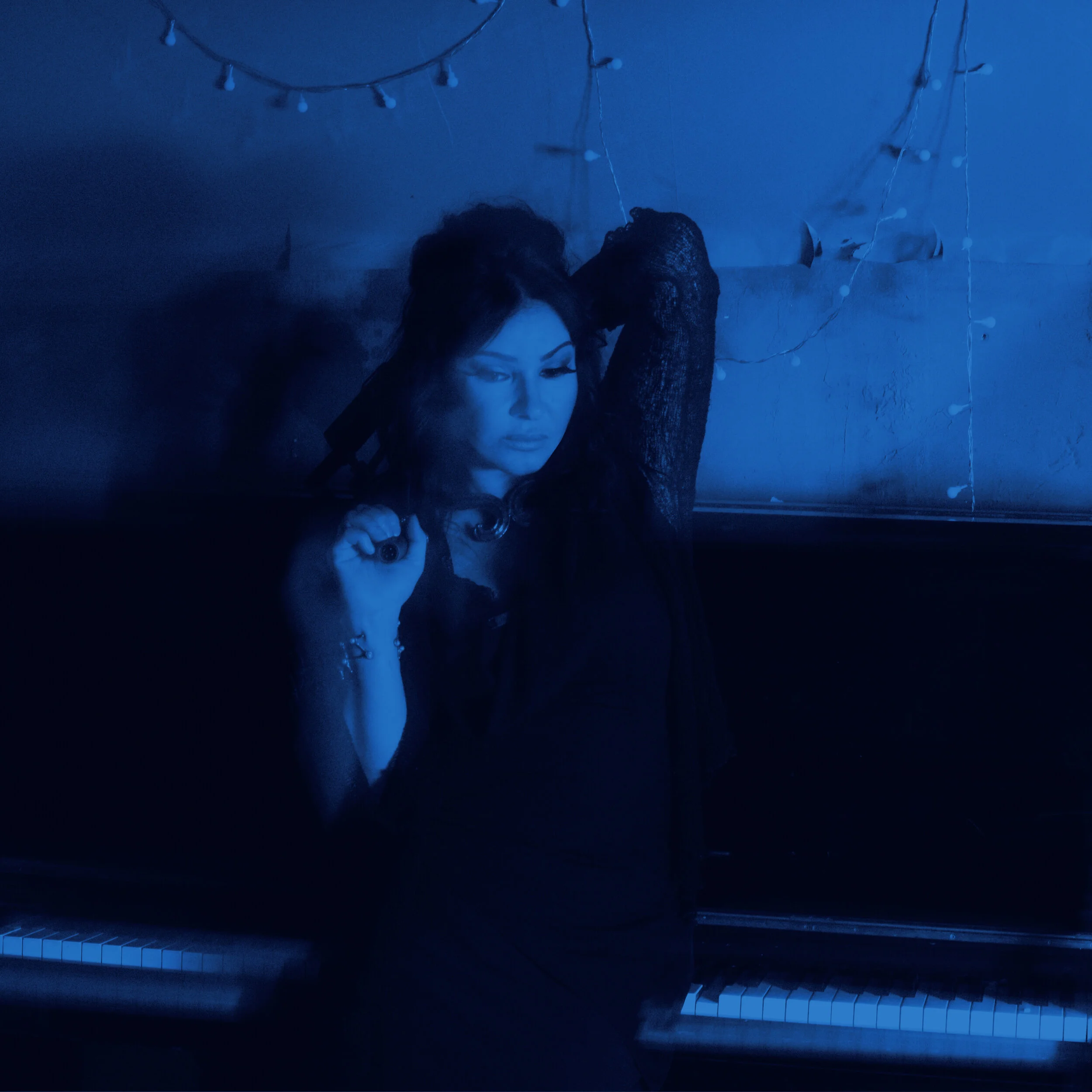 Natacha Atlas Strange Days elbow square 02.jpg