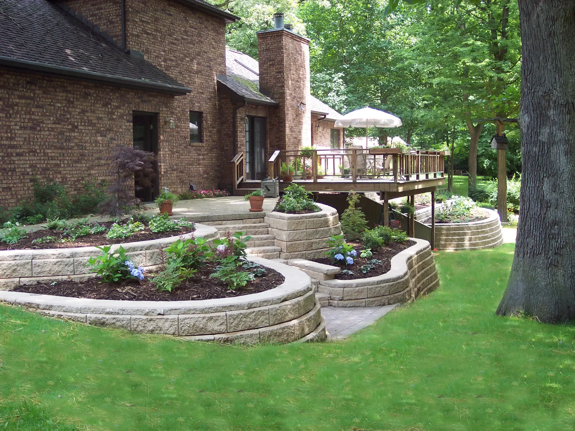 Retaining wall installation by Green View, Central Illinois