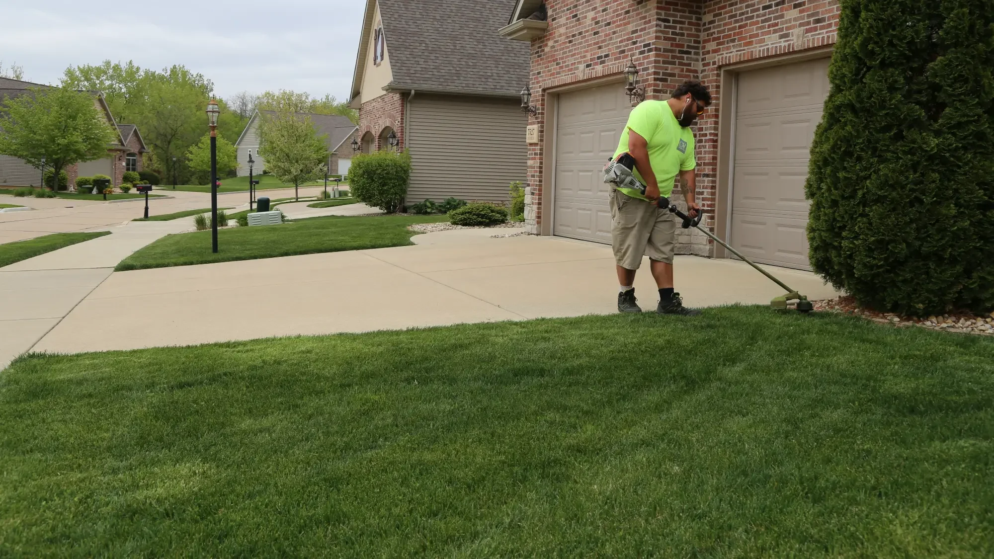 Lawn and landscape maintenance by Green View, Central Illinois