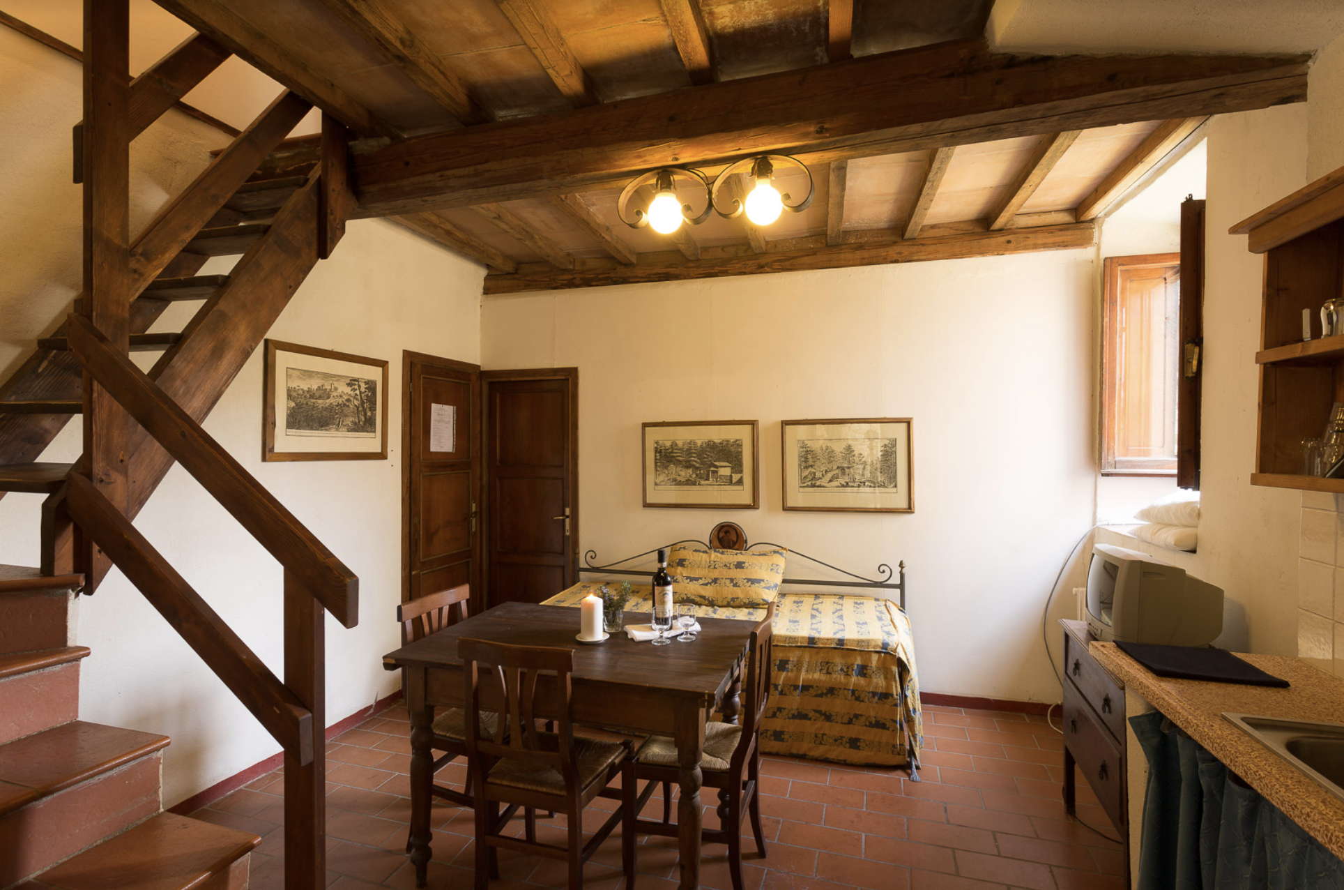 Borghetto 4 (1 bedroom apartment sleeps up to 4 guests with the ability to connect to Borghetto 5 and 3)