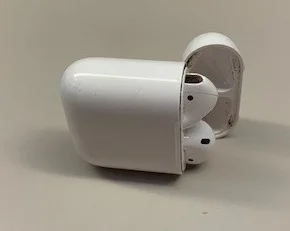 airpods1.jpg