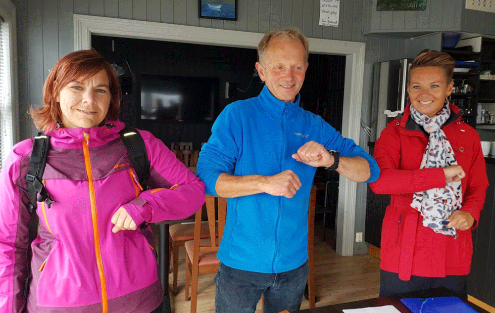 Snorklipping, blautkake å fastlandsbesøk! Vi skal åpne "Nye" Butikken :)