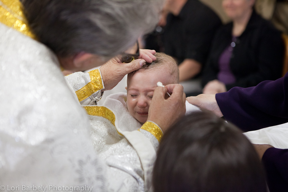 Крещение кто может быть крестными. Обряд крещения ребенка отец и мать. Обязанности крёстных родителей для мальчиков. Обязанности крестных родителей при крещении. Крёстный отец обязанности после крещения ребенка мальчика.