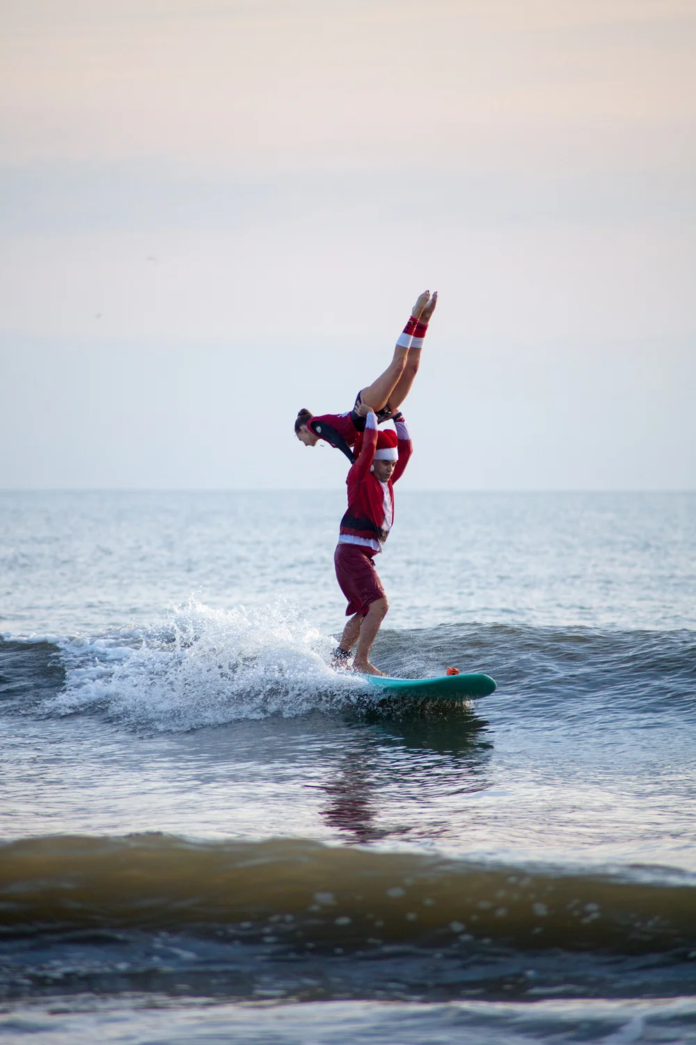 surfing-santas-04.jpg