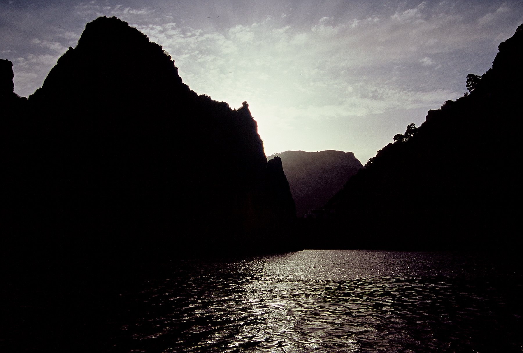 FH000038.jpg