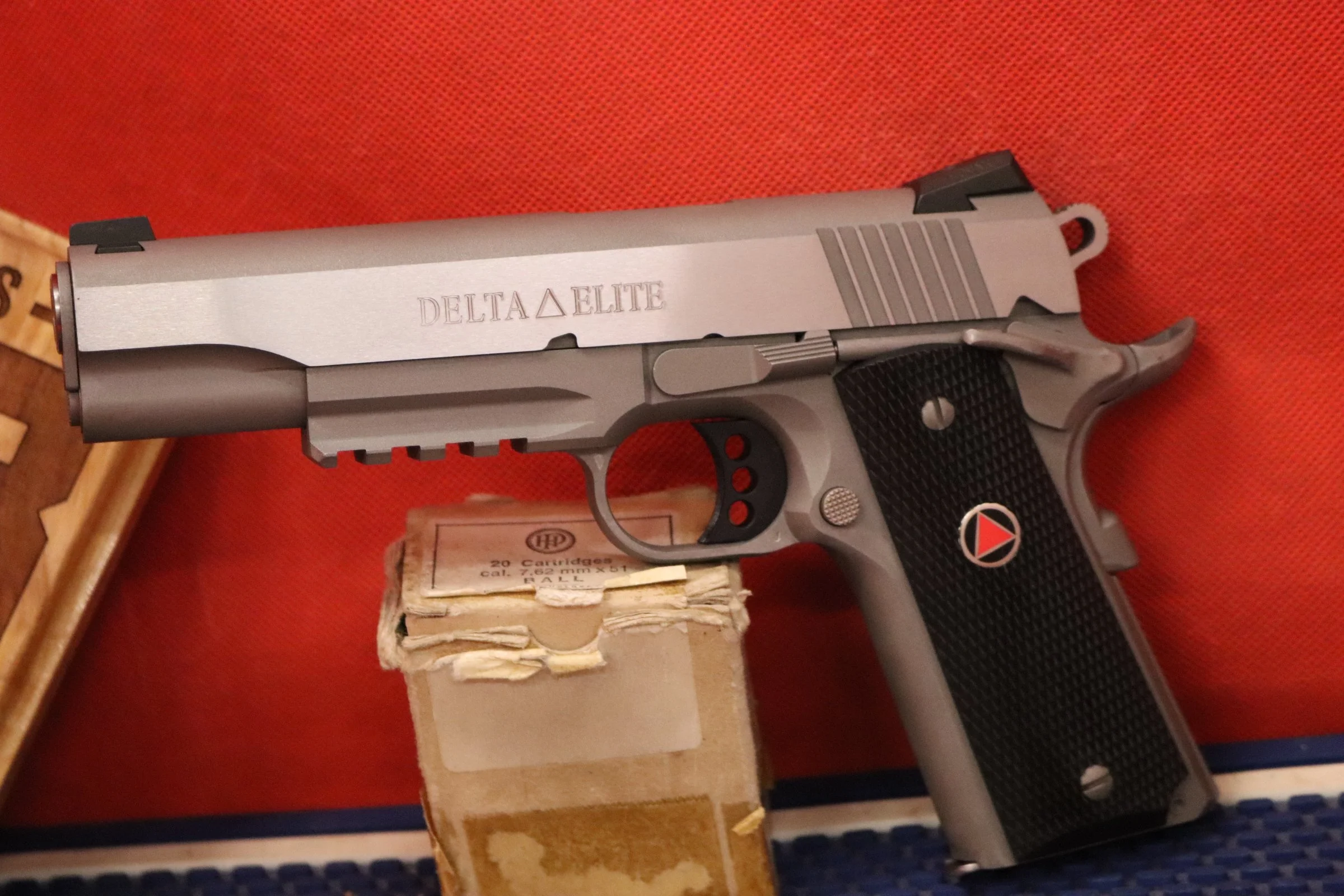 Scarce Colt Delta Elite -- RAIL GUN -- 10MM — KGB Customs