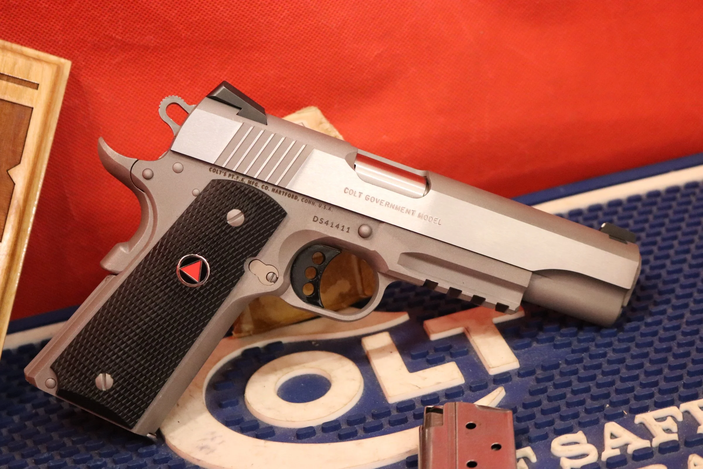 Scarce Colt Delta Elite -- RAIL GUN -- 10MM — KGB Customs