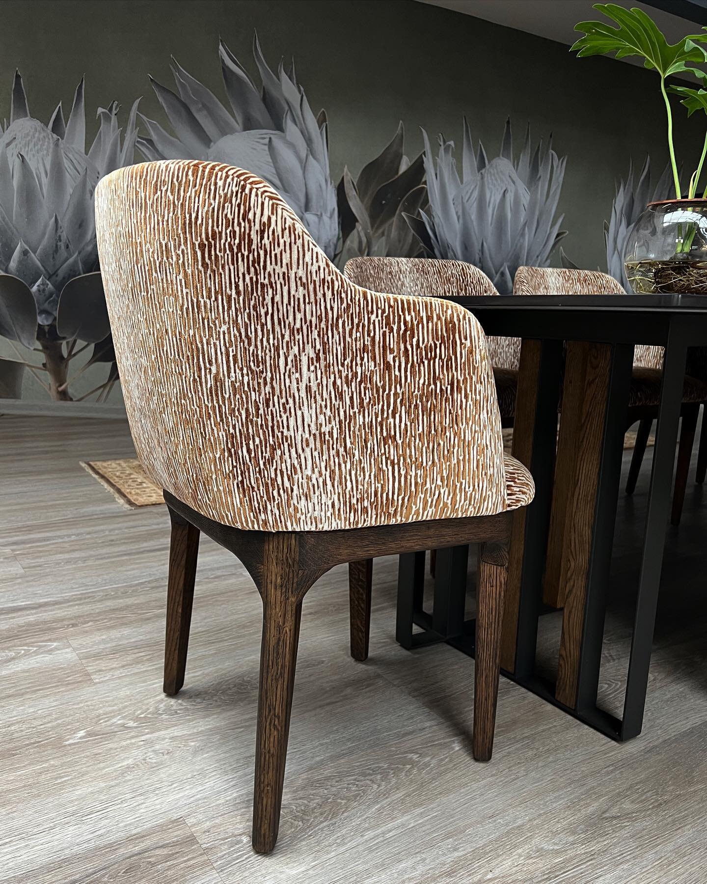 Custom Dining Chairs

&quot;Decorating is the art of arranging beautiful things within a space to create a personalized and functional environment.&quot;

Fabric: Harlequin @hertexfabrics 

#incainteriors #interior #interiors #interiorsofsouthafrica 