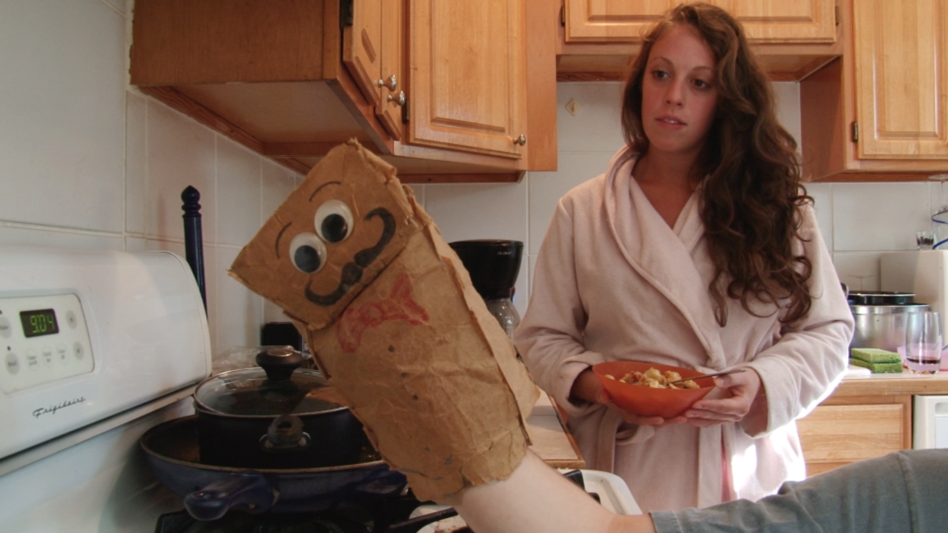 Vaschel and his girlfriend argue over breakfast