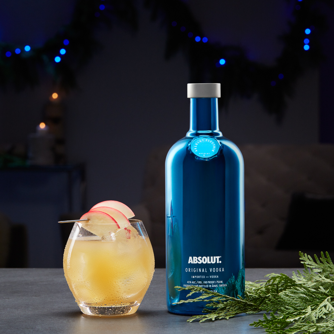 Absolut_ElectrikBottle_06_HolidayCocktail_0616_MAIN_38m_RGB.jpg