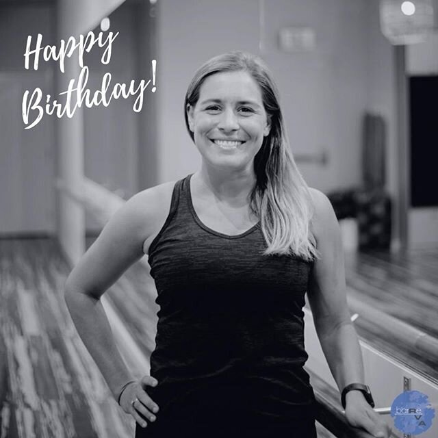 Another trip around the sun with the amazing @wallthehippo. Cheers to the last year of your 20s and to hoping all of your birthday wishes come true. We 💙 you! Happy Birthday, Britt!⁠
.⁠
.⁠
.⁠
#junebirthday #29forever #junebaby #barrebirthdays #hbd #