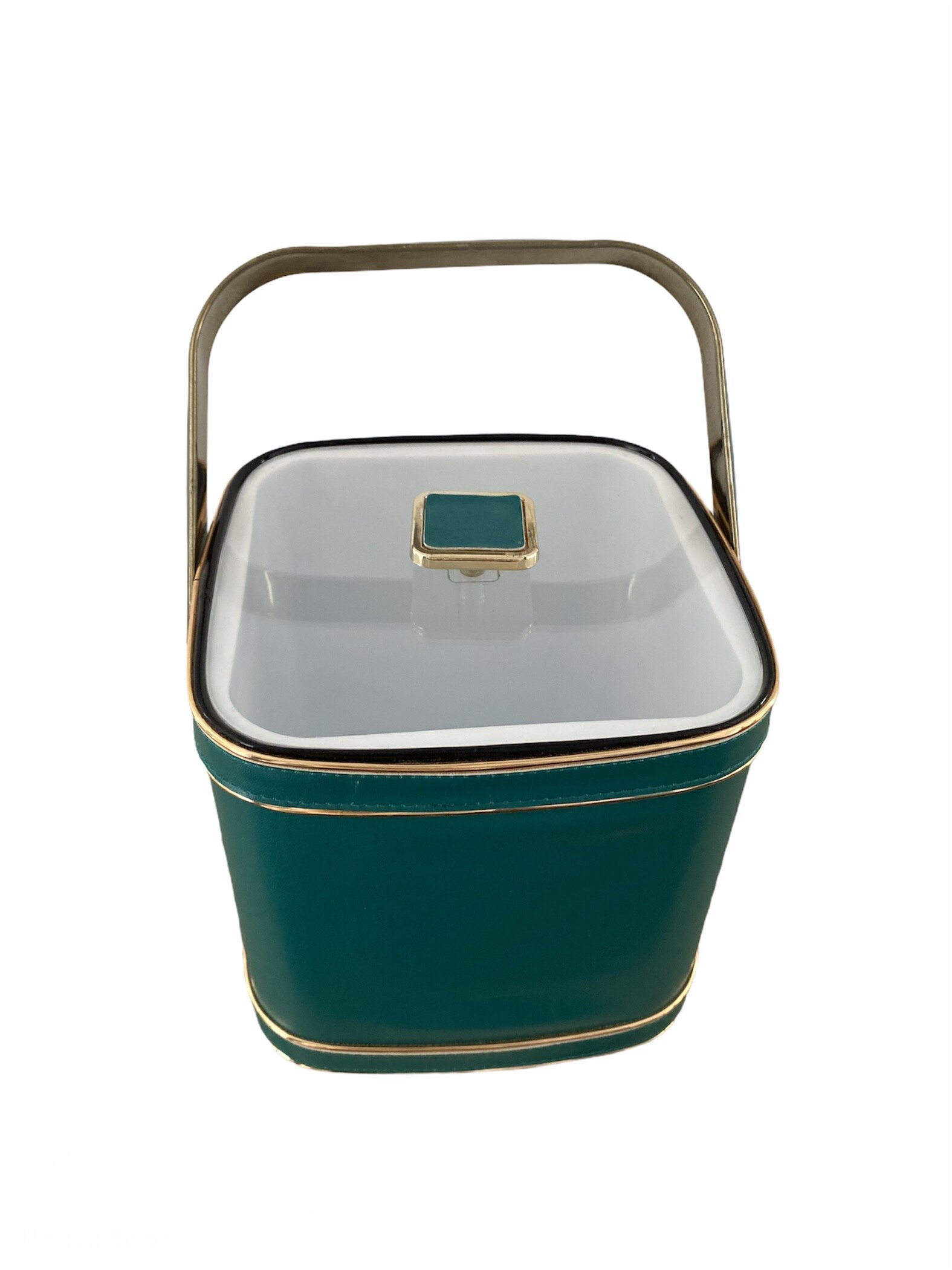 F292FB84-87F3-4015-A446-6BC3379FA2AA