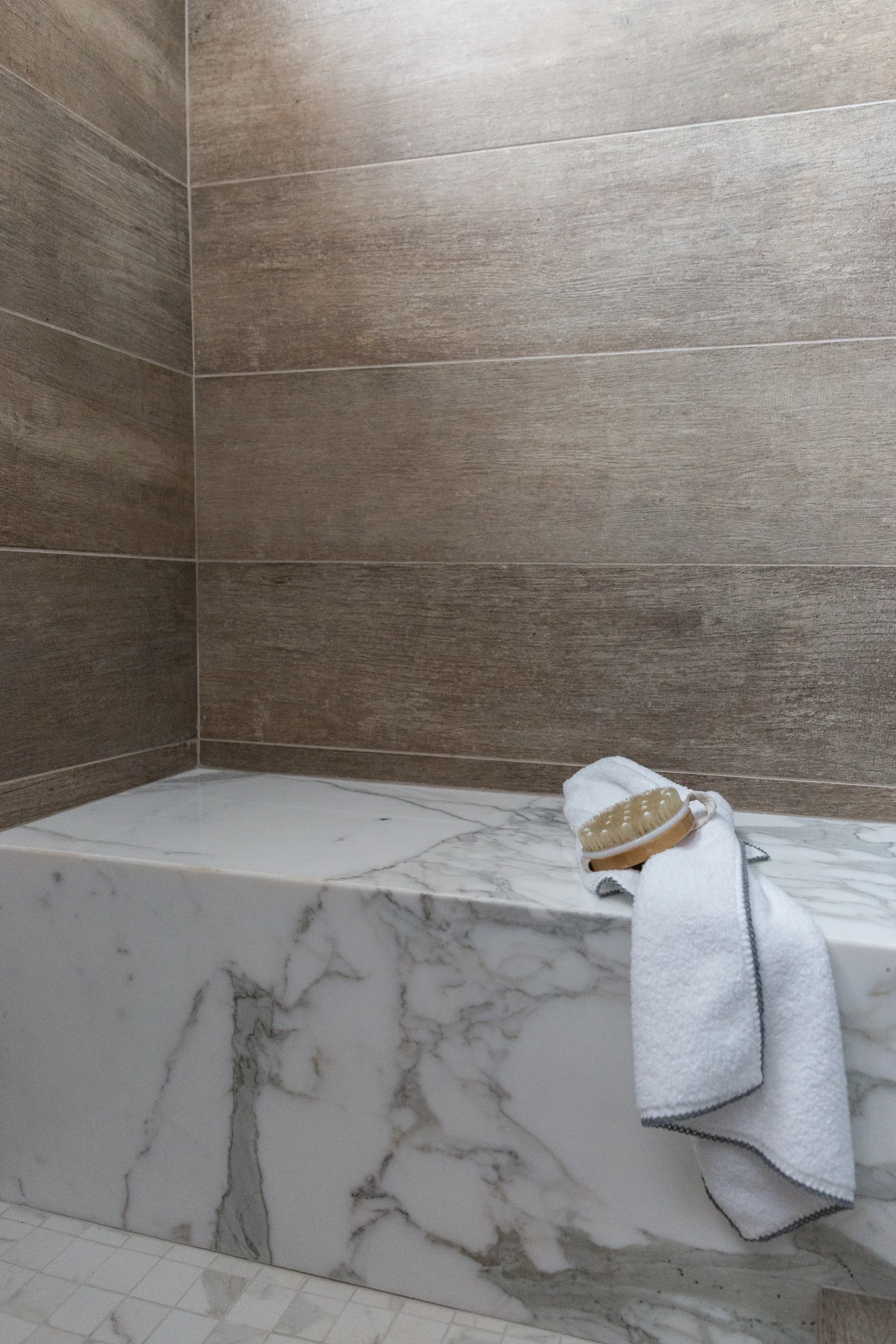 lanemcnab_dawnst_guestbath-9.jpg