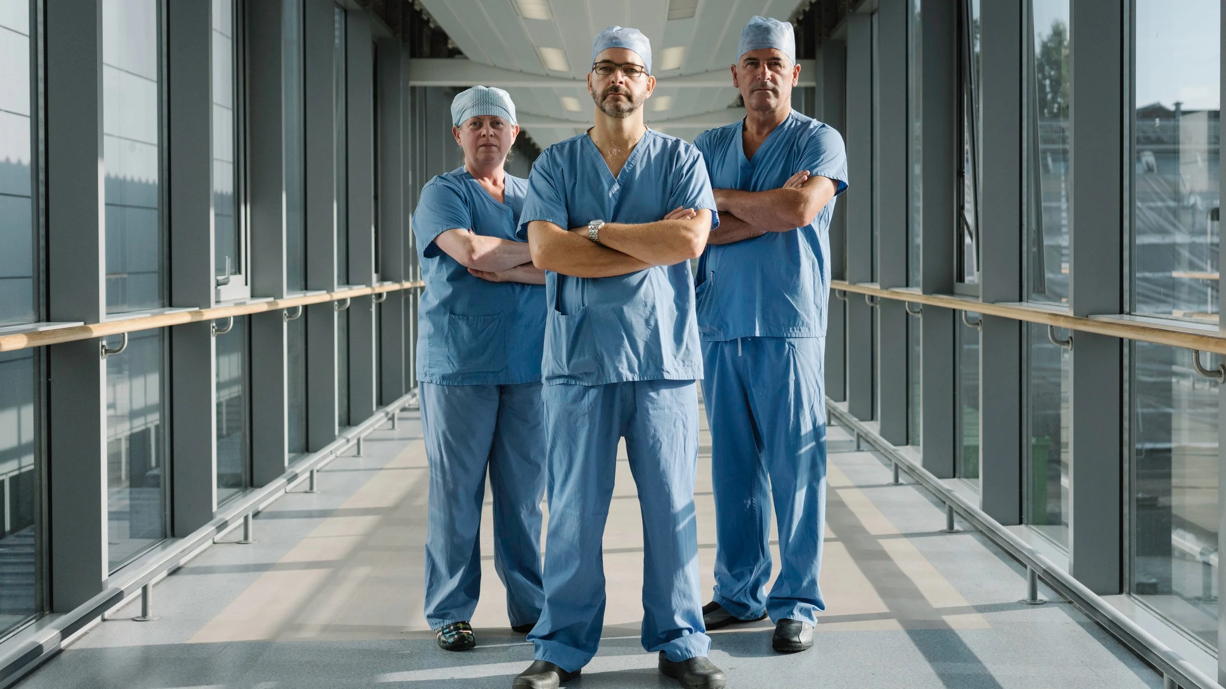 Cardiac+nursing+staff+with+Cardiac+Surgeon+Mark+Jones+Eps2+%282%29.jpg
