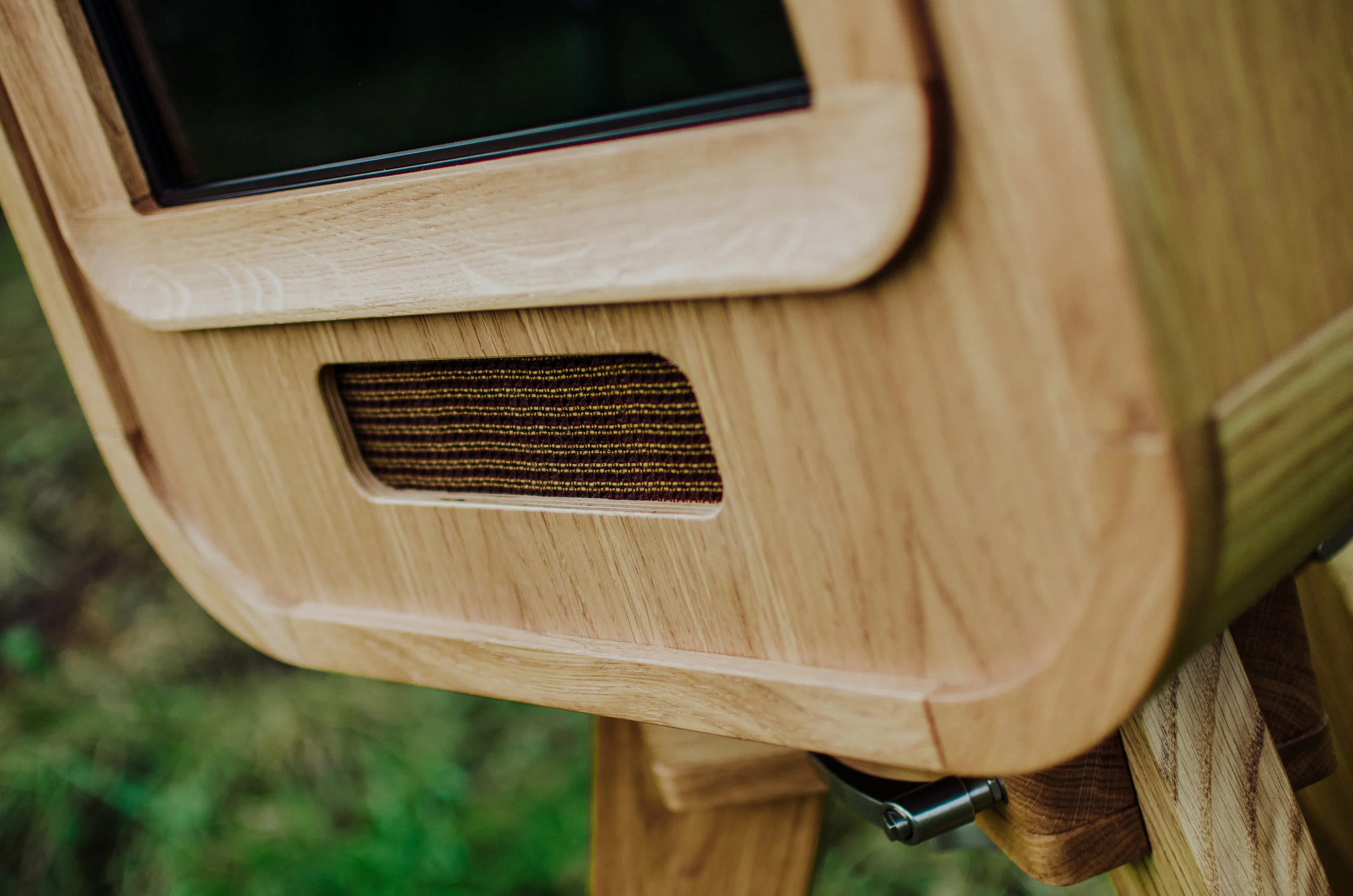 Made You Look luxury open air photo booth worcestershire west midlands close detailed bottom front view