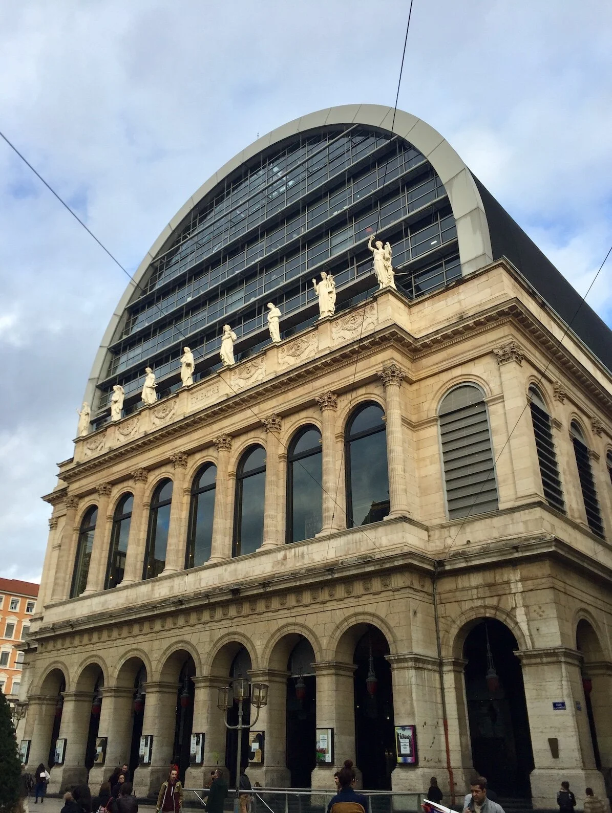 opera lyon exterieur.jpg