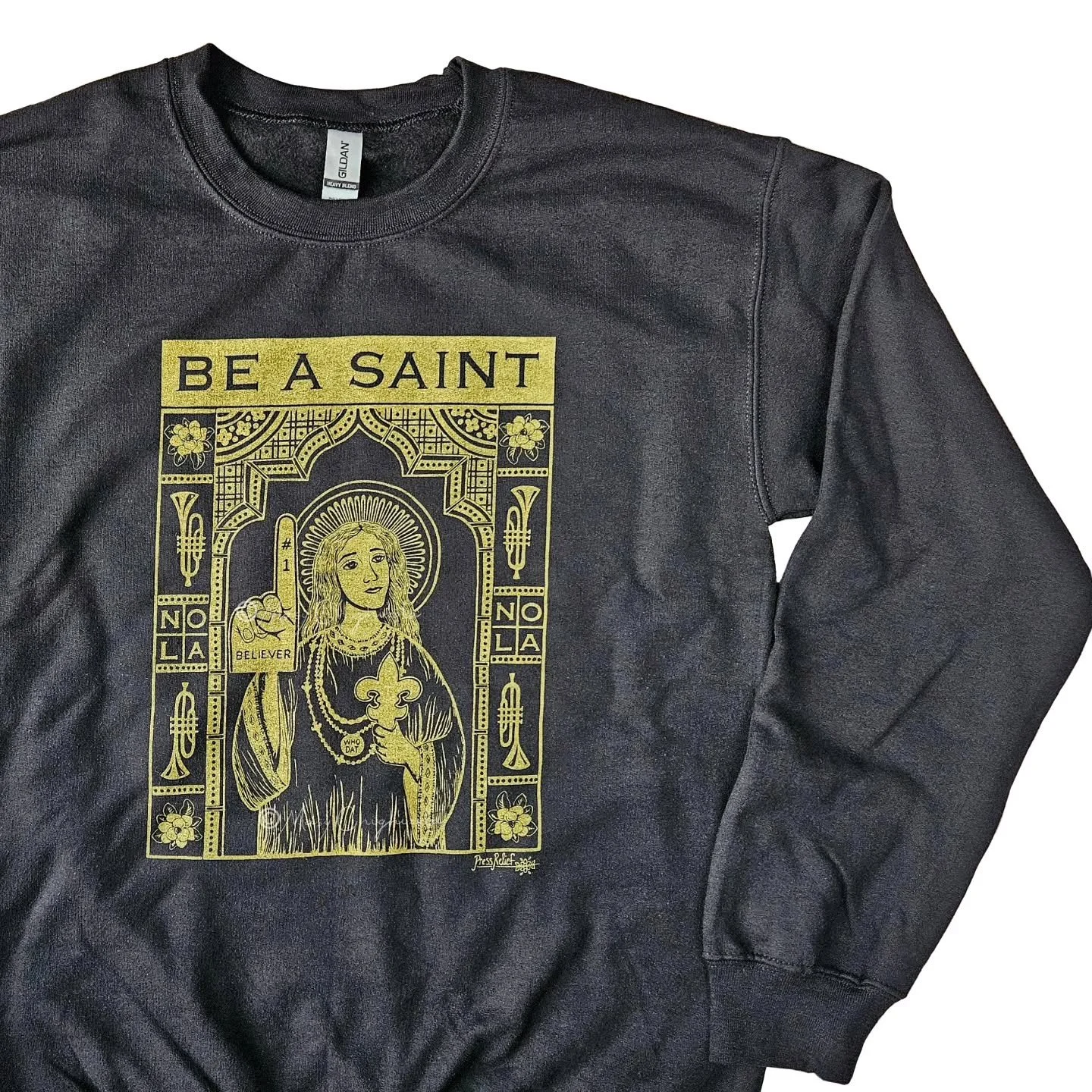 Limited number of sweatshirts back in stock!
Also all tee sizes restocked! ⚜️