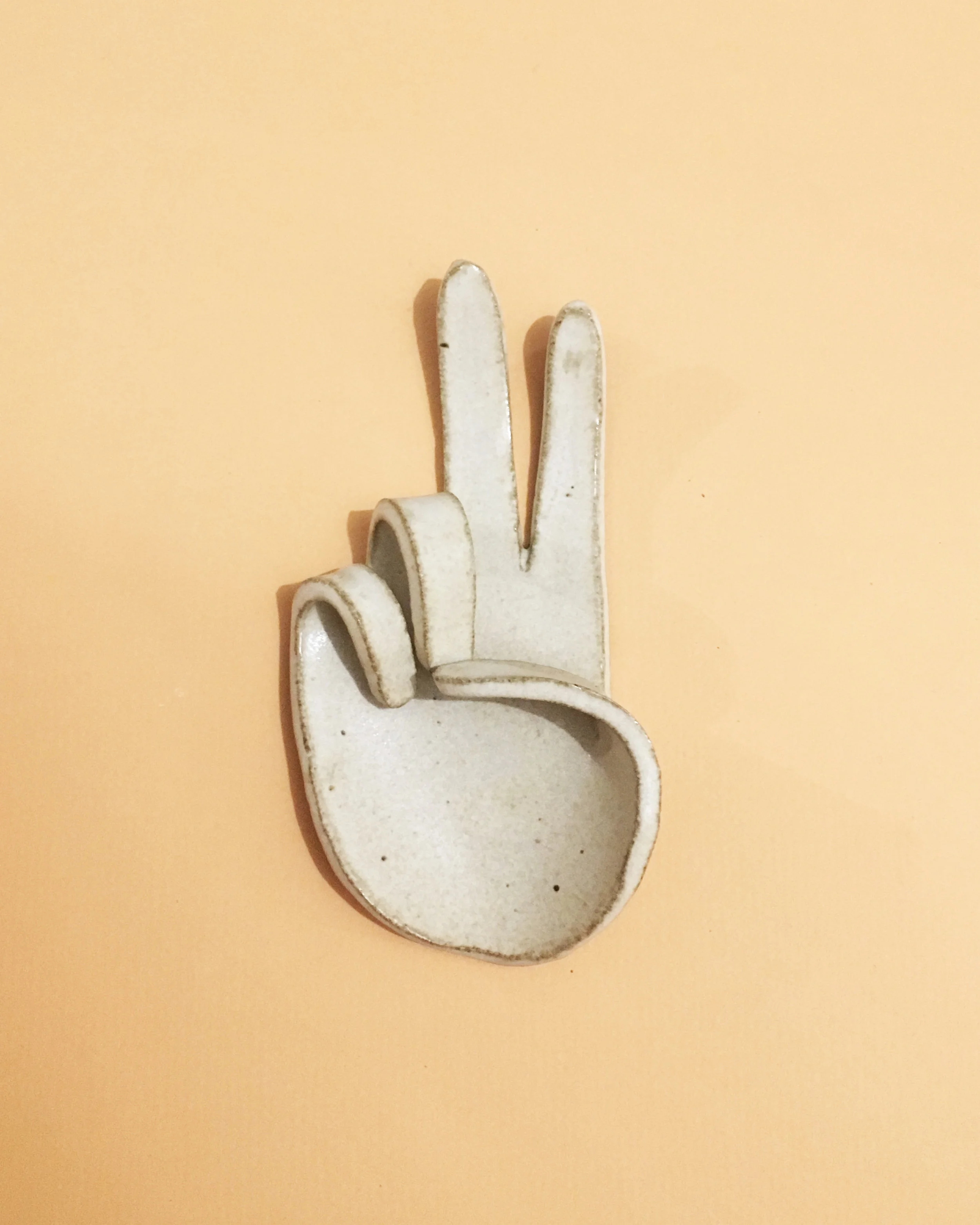 MATTE WHITE PEACE SIGN
