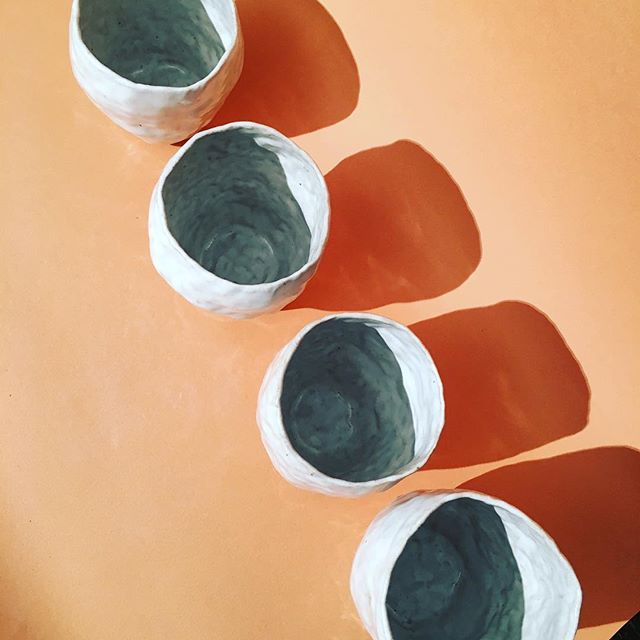 sunlight in the nighttime ☀️pinch-made spitball cups / rock tumblers (working titles) coming sooooooooon ✨
&bull;
&bull;
&bull;
&bull;
&bull;
#ceramics#handmade#tableware#ceramic #pottery#clay#wip#process#design#decor #formandfunction#handbuilt#glaze