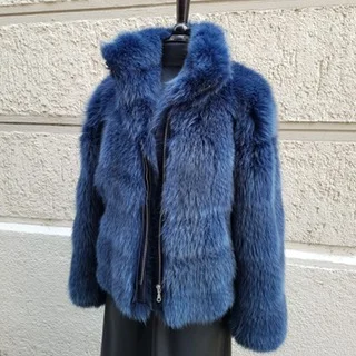 Kurze Jacke. Fell Blu