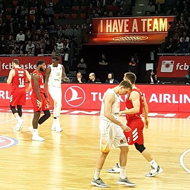 FC Bayern Munich vs. Baskonia Gasteiz

Orma war dabei😉🏀 #fcbayern #basketball #audidom #paulaner #baskonia #alphonsodavies #haveateam #audi #chearleader #fairplay #munichevents #fcbbasketball  #teamplayer