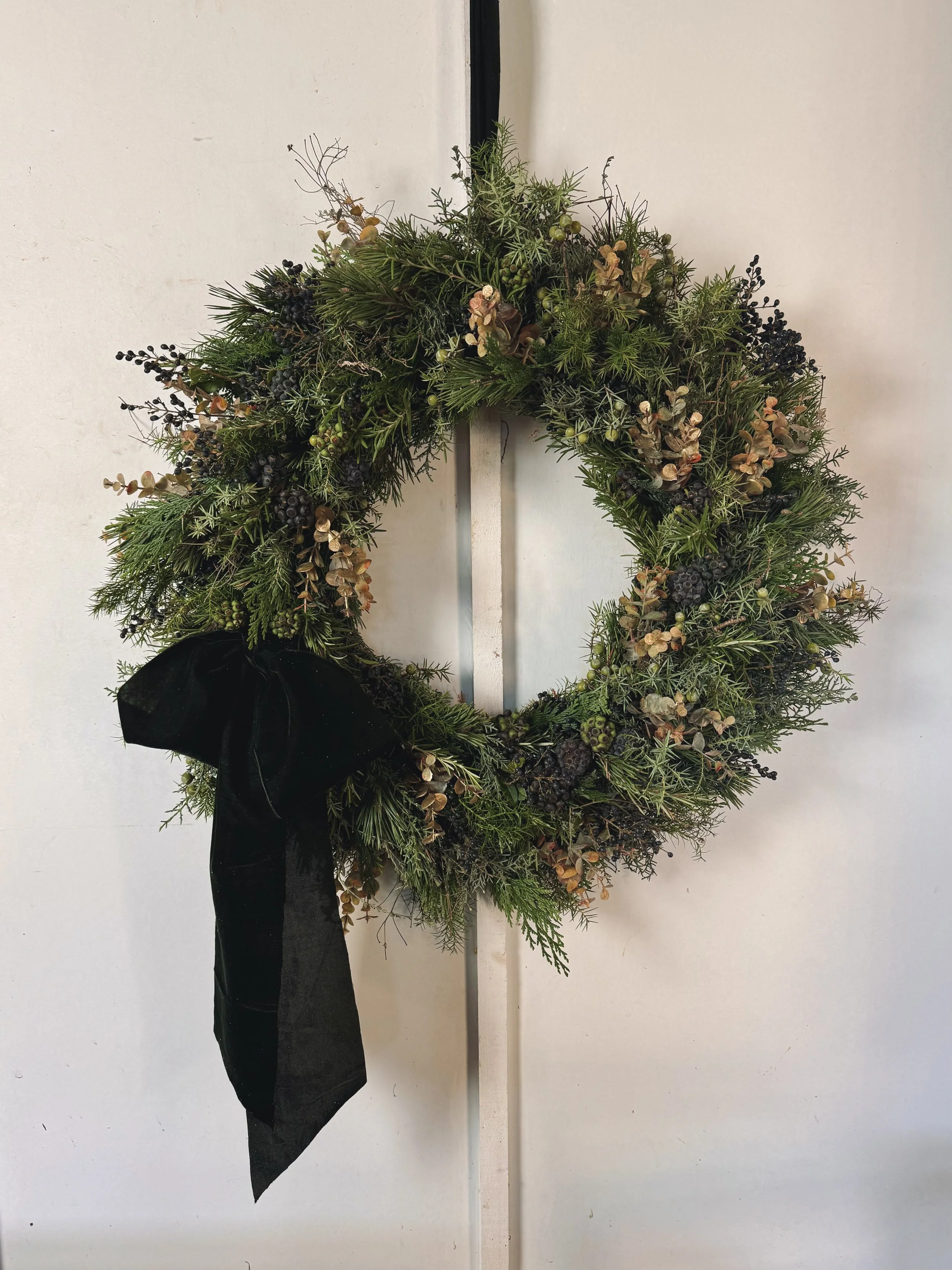 A sophisticated Natural Christmas wreath 