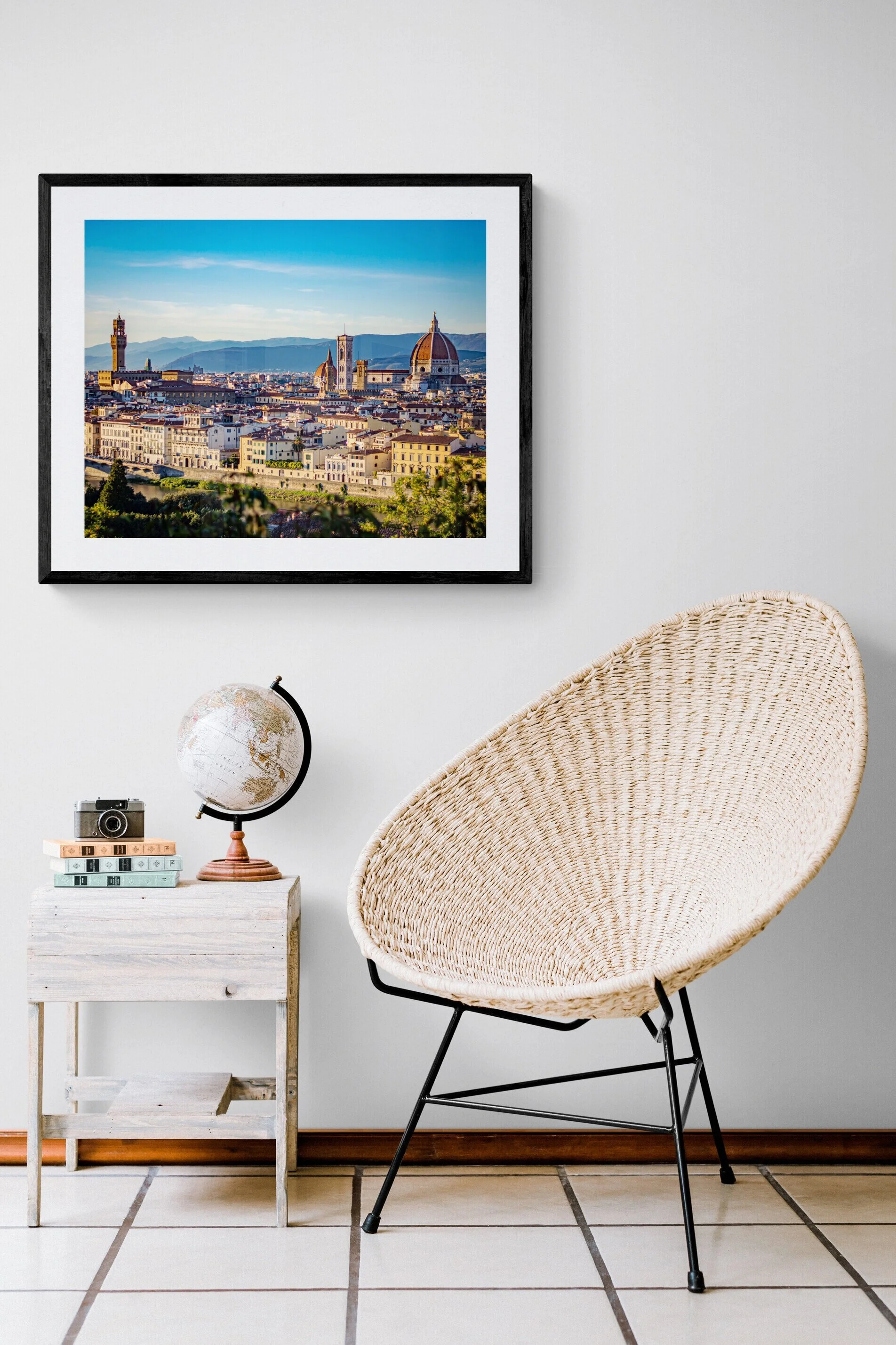 Sitting_room_with_wicker_chair+%281%29.jpg