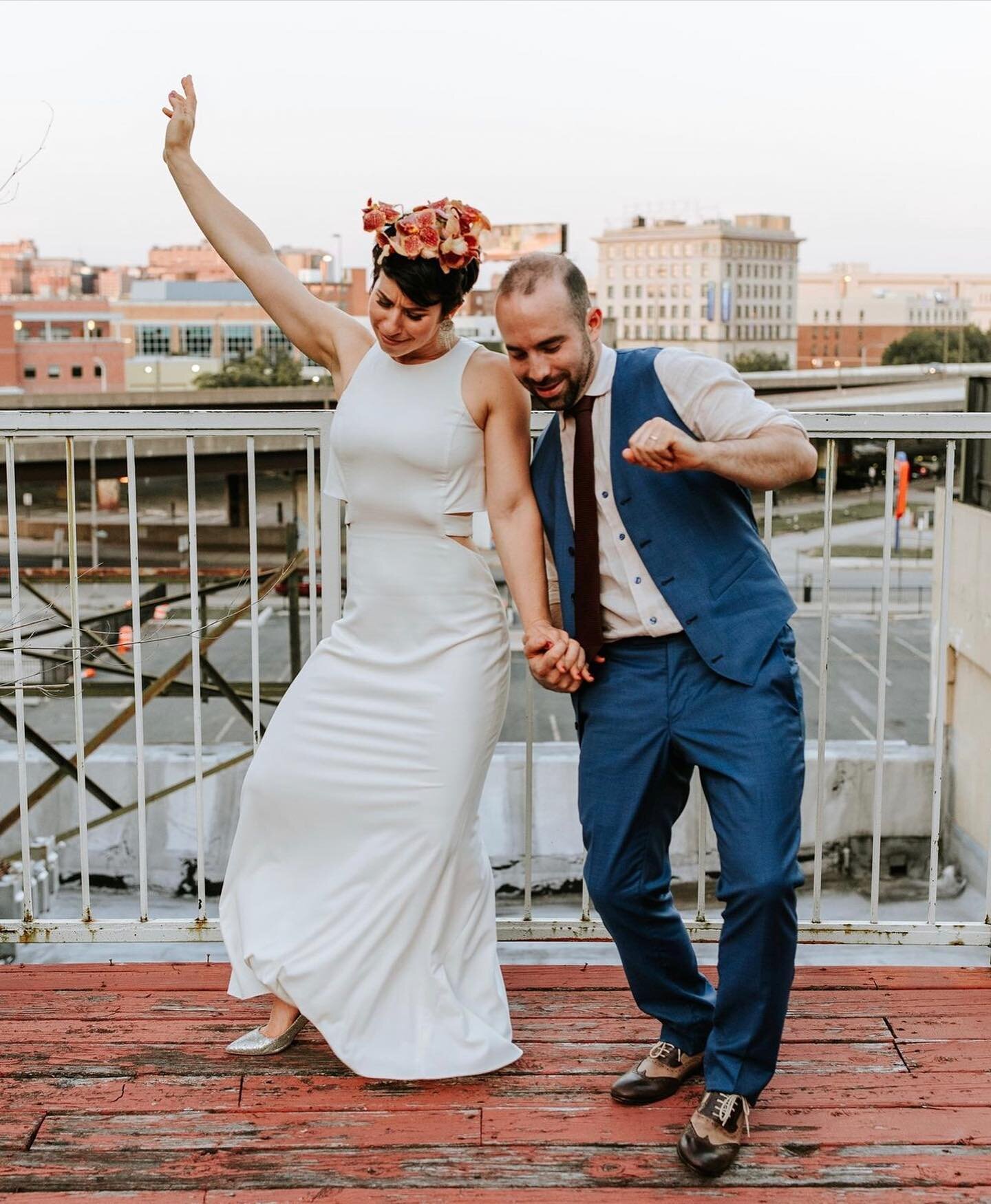 Oh yes. That just married feeling. 
🎉: @sentimentalfools 
📸: @lovetothecorephoto 
#HooplaCatering