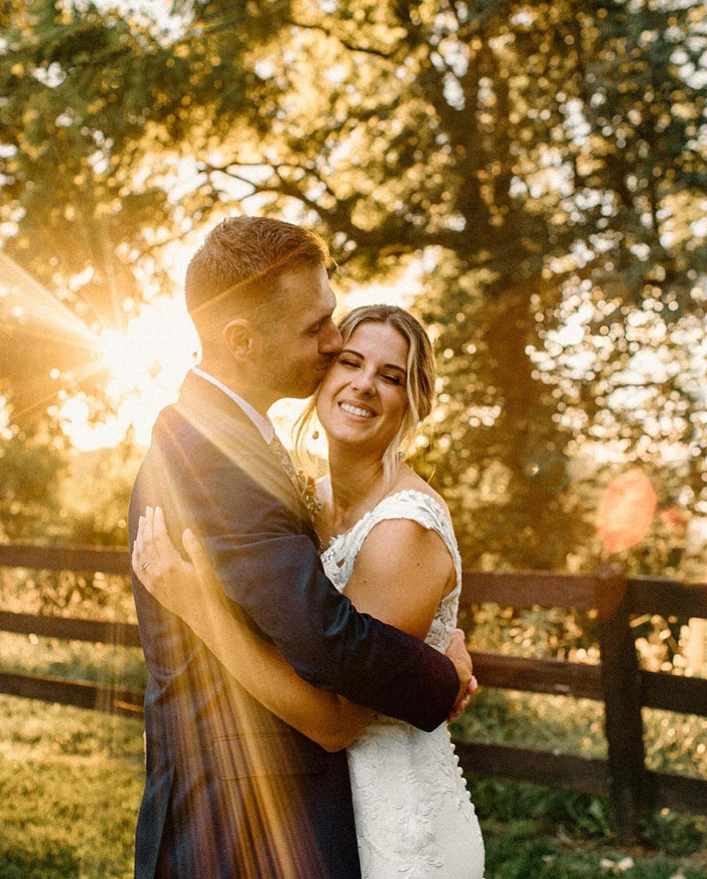 &hellip;and this is everything.
📸: @ray.photography.co 
🎉: @bettylouevents 
#HooplaCatering