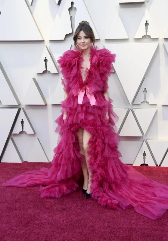 linda-cardellini-oscars-2019-red-carpet-7_thumbnail.jpg