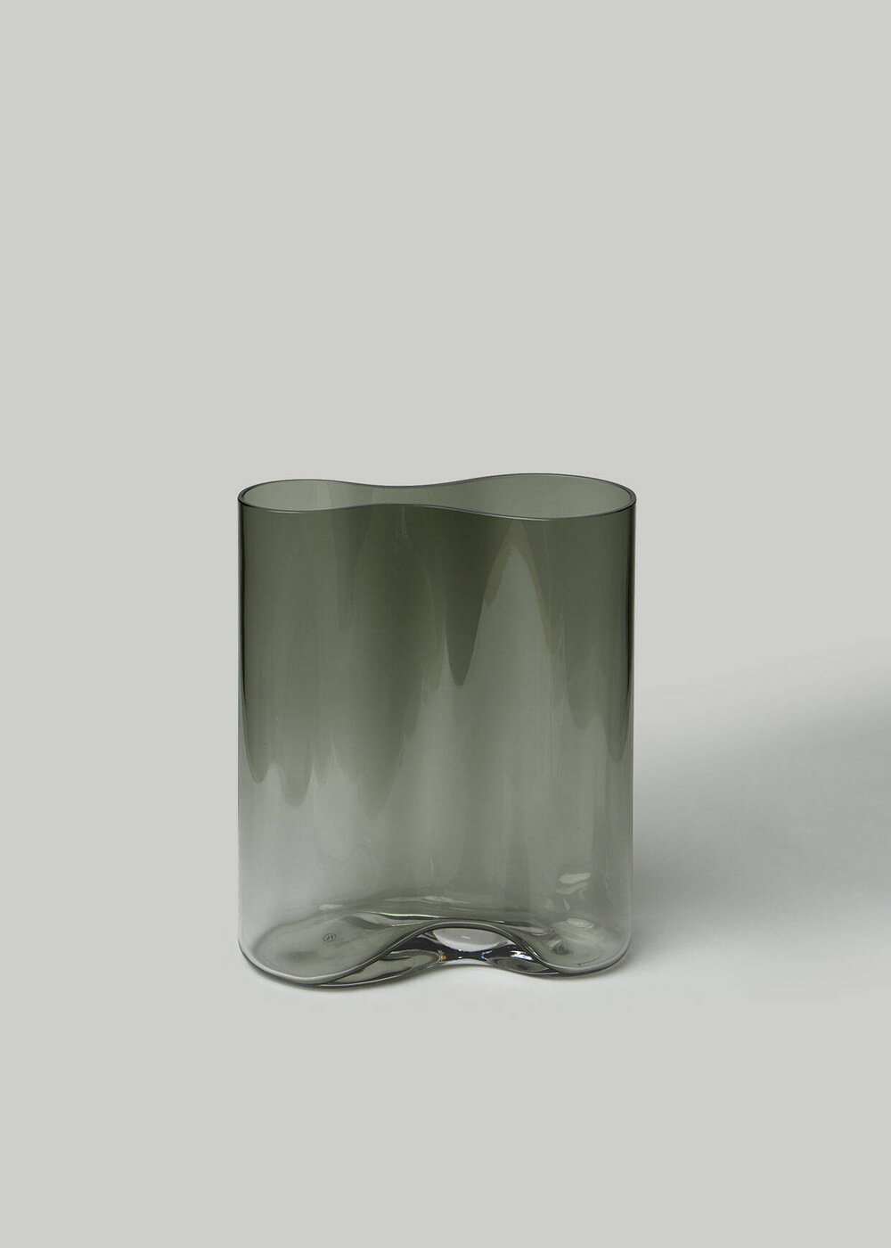 Medium Aer Vase