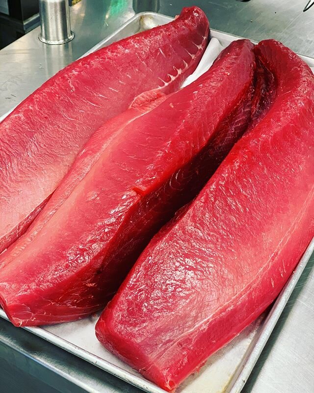 Some BEAUTIFUL yellowfin tuna loin ...order your Benne crusted tuna loin before we sell out this week!!! Thanks for all the support Richmond!..
.
.
.
.
.
#rva #rvadine #goodeats #shagbarkrva #curbsidepickup #eat #goodfood #adapt #overcome #thankyou
