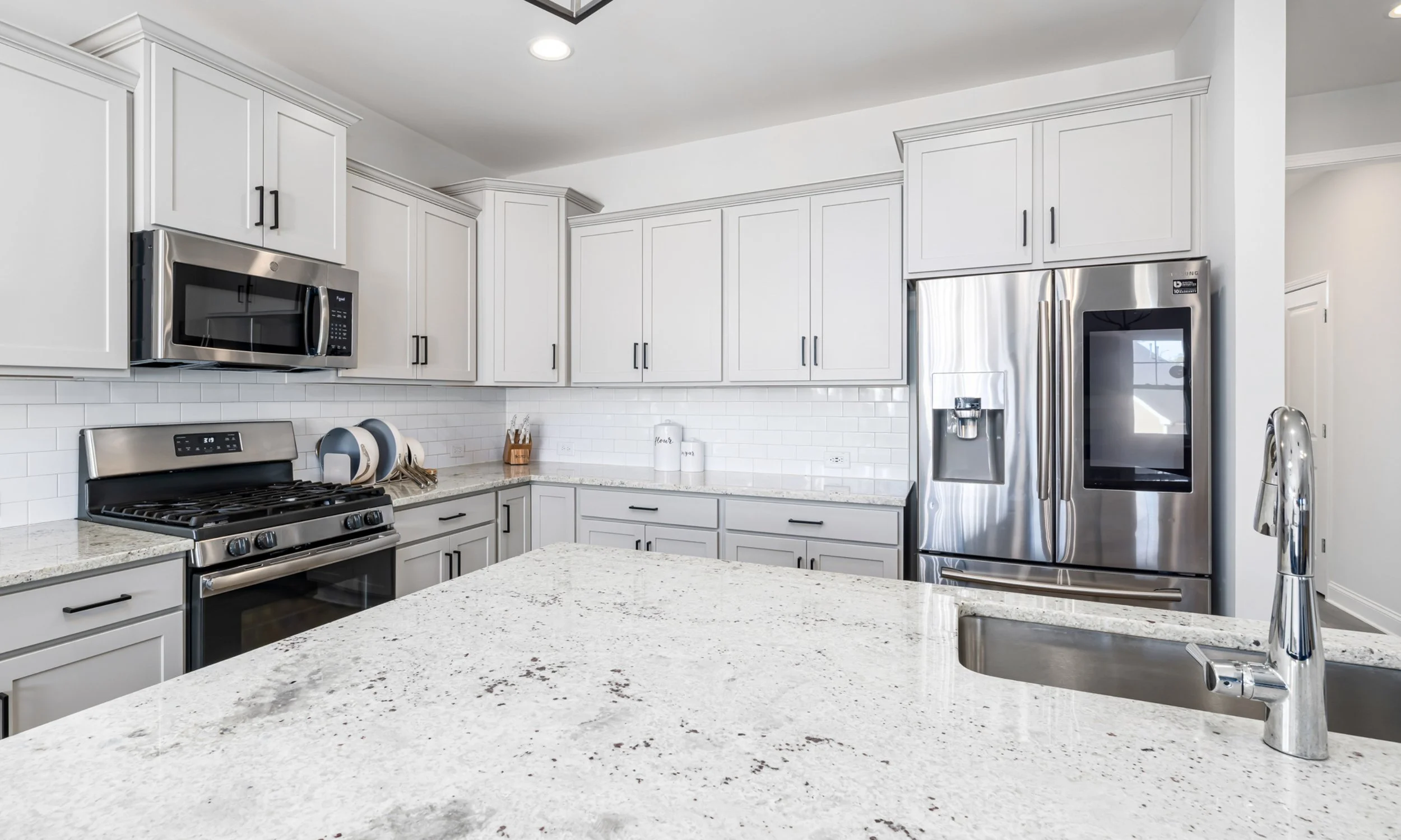 The Do's and Don'ts of Quartz Countertops — Completely Kitchens