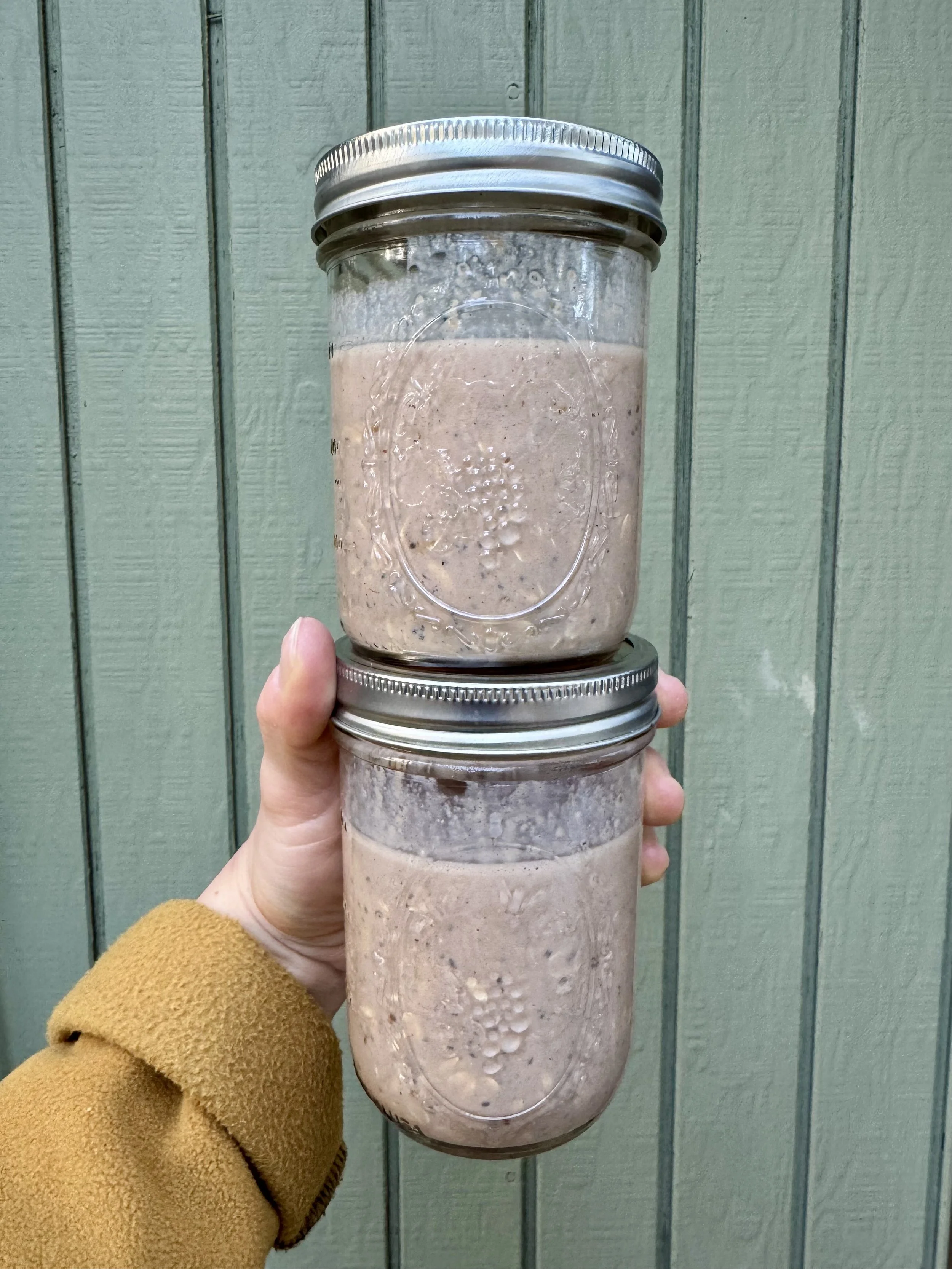 Chocolate PB Banana Overnight Oats