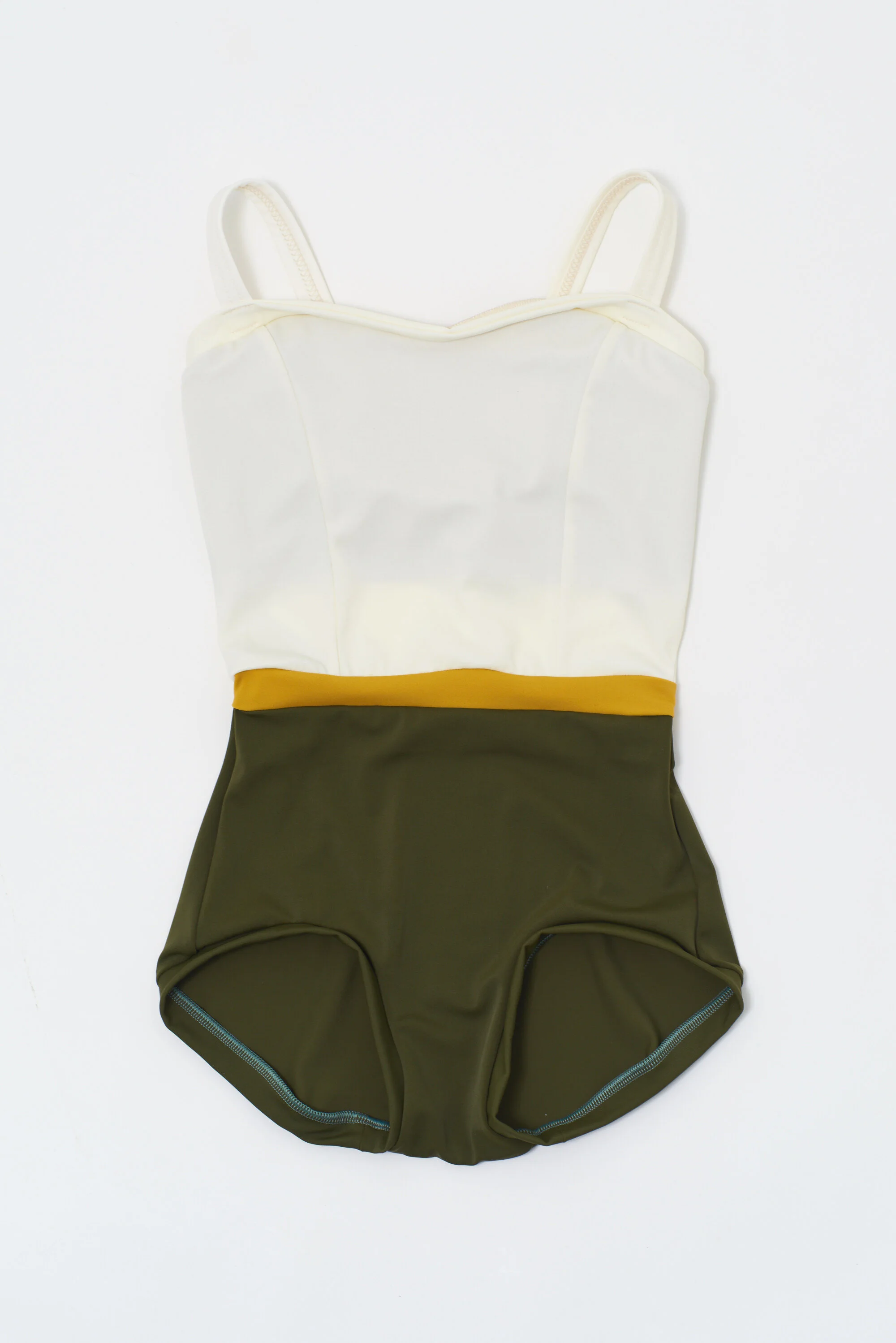 P3T_White_Gold_Olive_front.jpg