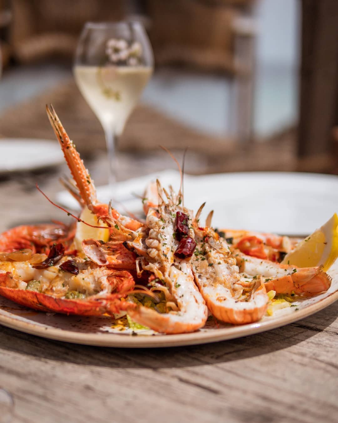 Caption this delight 🤤
&bull;
#besobeachibiza #nohayveranosinbeso #ibizaseafood #seafoodlovers