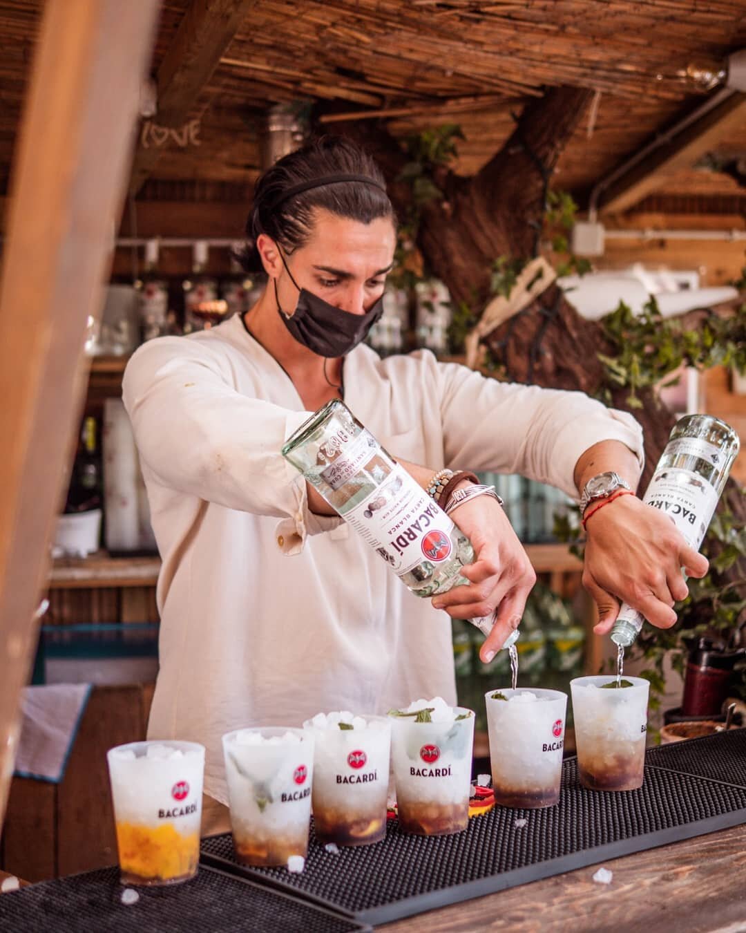 Roooonda de mojitos! 🌿
(Qui&eacute;n lo ha le&iacute;do con entonaci&oacute;n? 🤣)
&bull;
#nohayveranosinbeso #formenteralovers