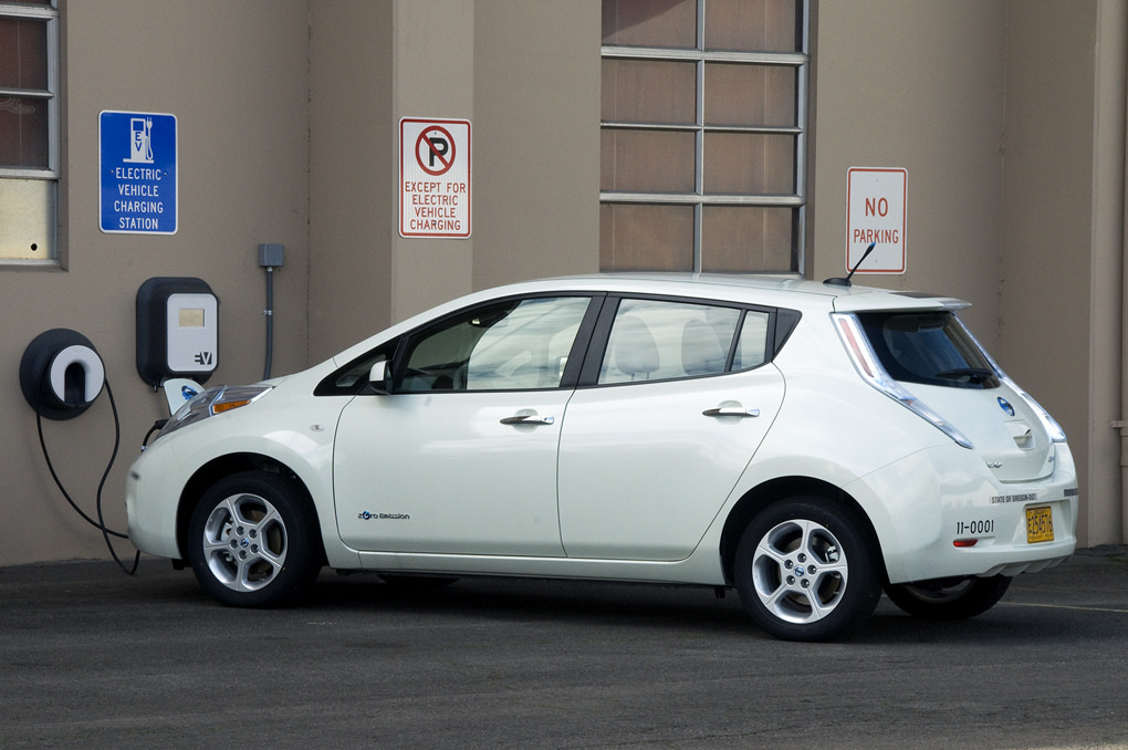  The Oregon Department of Transportation has integrated electric vehicles into its fleet, with easy on-site charging. 