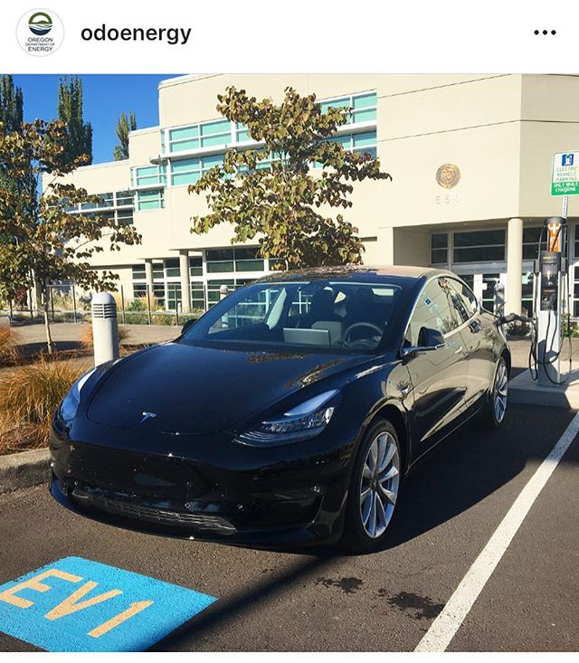 From @ODOEnergy:

The shiniest Tesla in all the land? 
#goelectricor #electricvehicle #zeroemissions #tesla #carcharger #oregonenergy