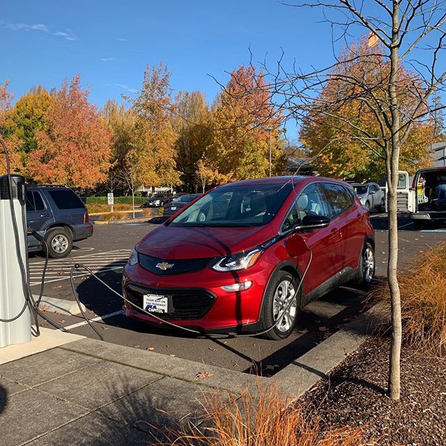 From @odoenergy 
This all-electric Bolt sure looks nice charging up with the fall colors in the background. 
#goelectricor #electricvehicle #zeroemissions #chargeupandgo #bolt #ev #electriccar