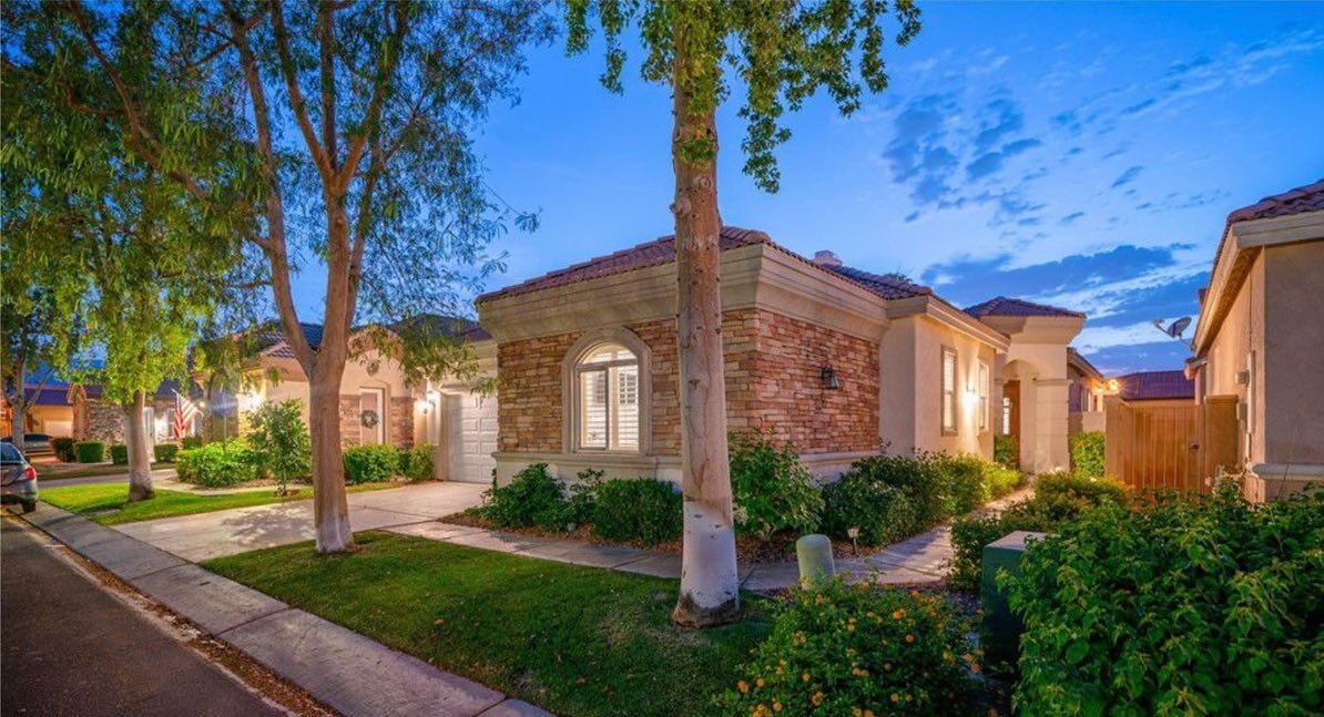 JUST SOLD 🚀

📍 49653 Wayne St Indio Ca

Sold for $669,000

Seller Represented by @socal__broker 

#MilleniaRealEstate  #DreamBig #Indio #Coachella