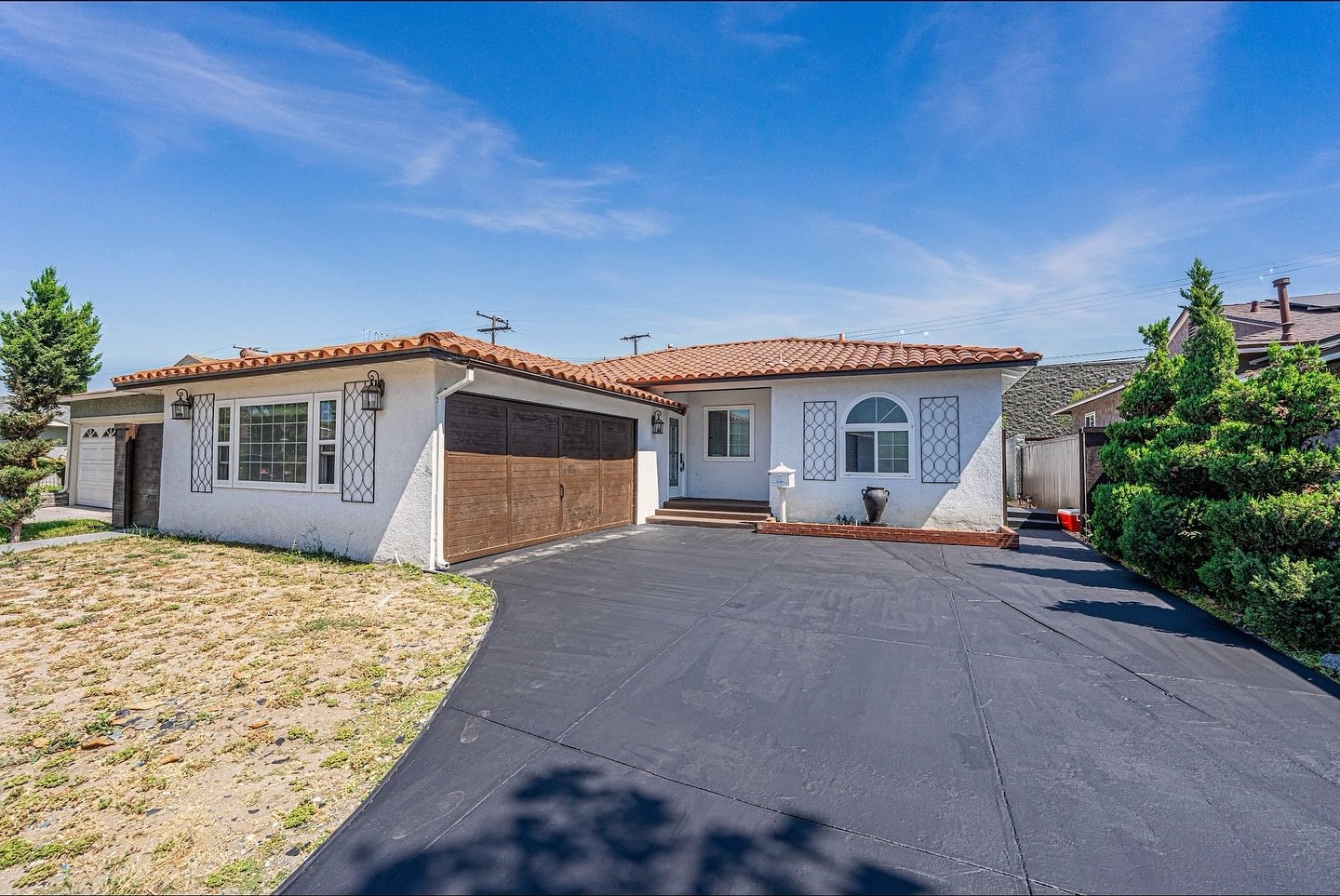 NEW LISTING

This one is a MUST see and will not last!🏡

📍11555 Baylor Dr Norwalk CA

3 Bed / 2 Bath
+ Bonus Room 
+ Guest House 

$799,000

OPEN HOUSE🎈
Sat 6/22 11AM - 3PM
Sun 6/23 1PM - 3PM 

Listed by @socal__broker