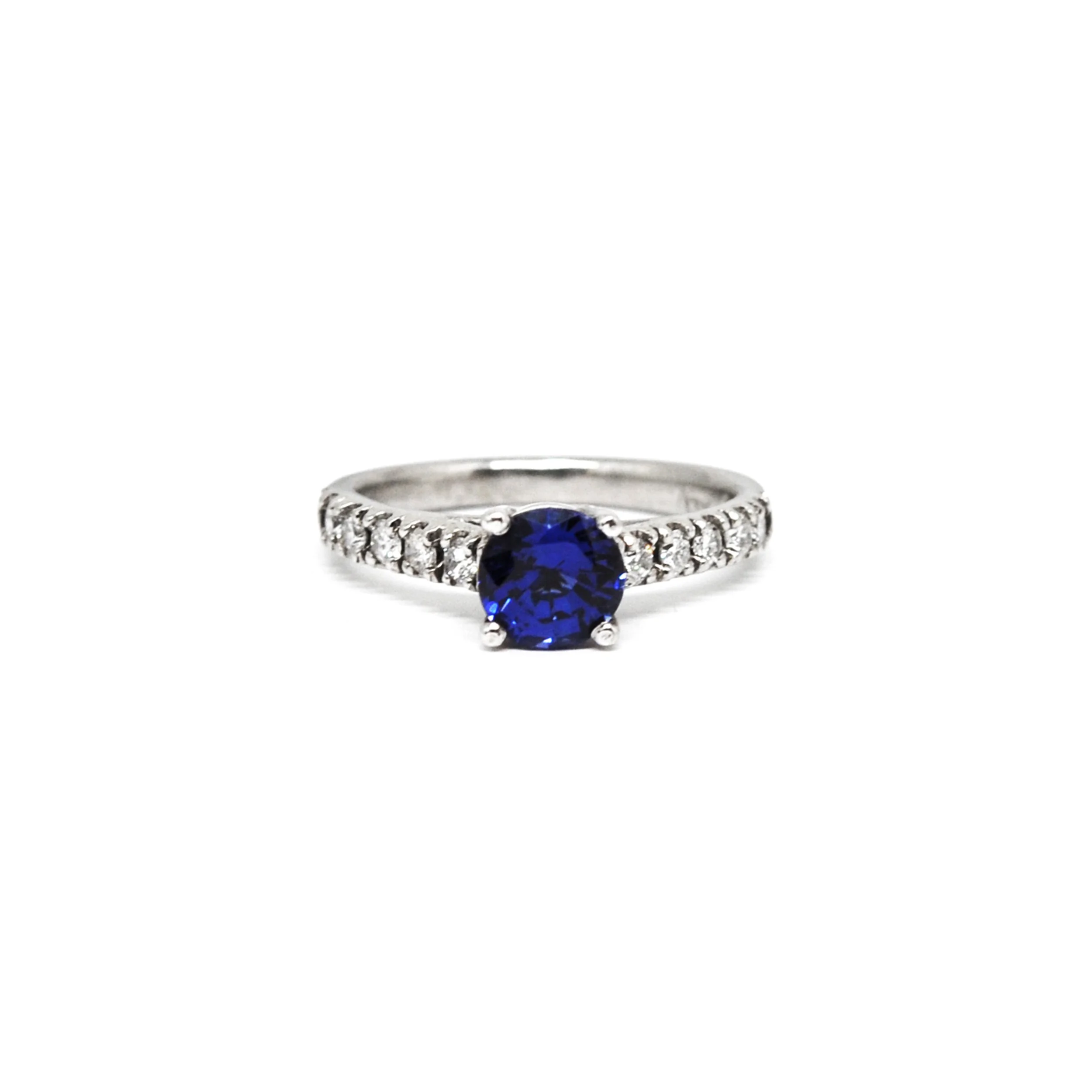 SAPPHIRE DIAMONDS RING